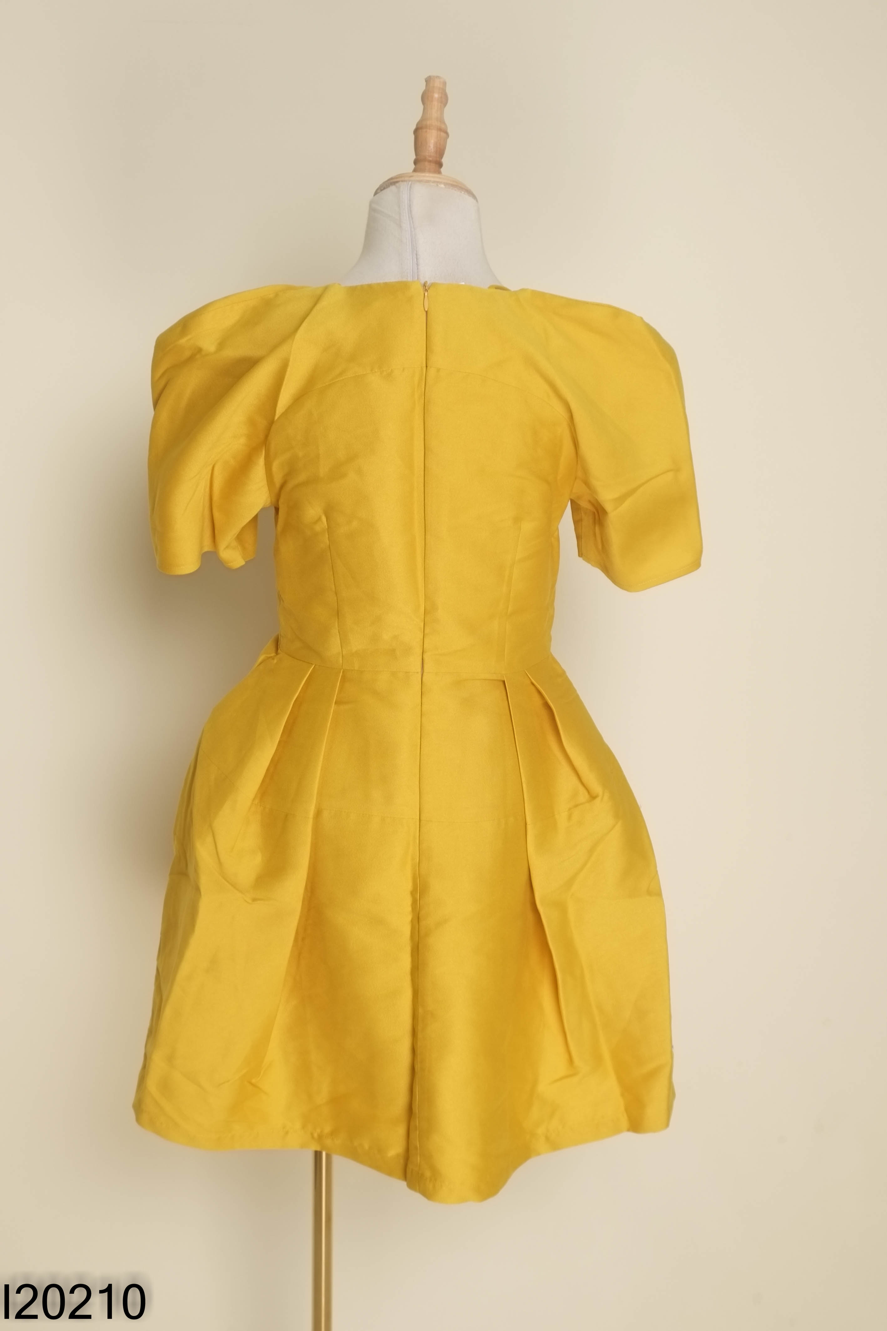 Váy RAPTHIETKE vàng