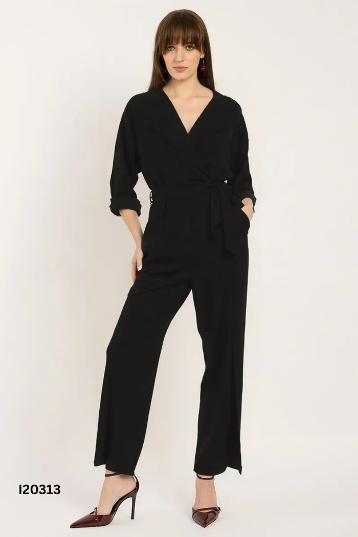 Jumpsuit đen cổ vest