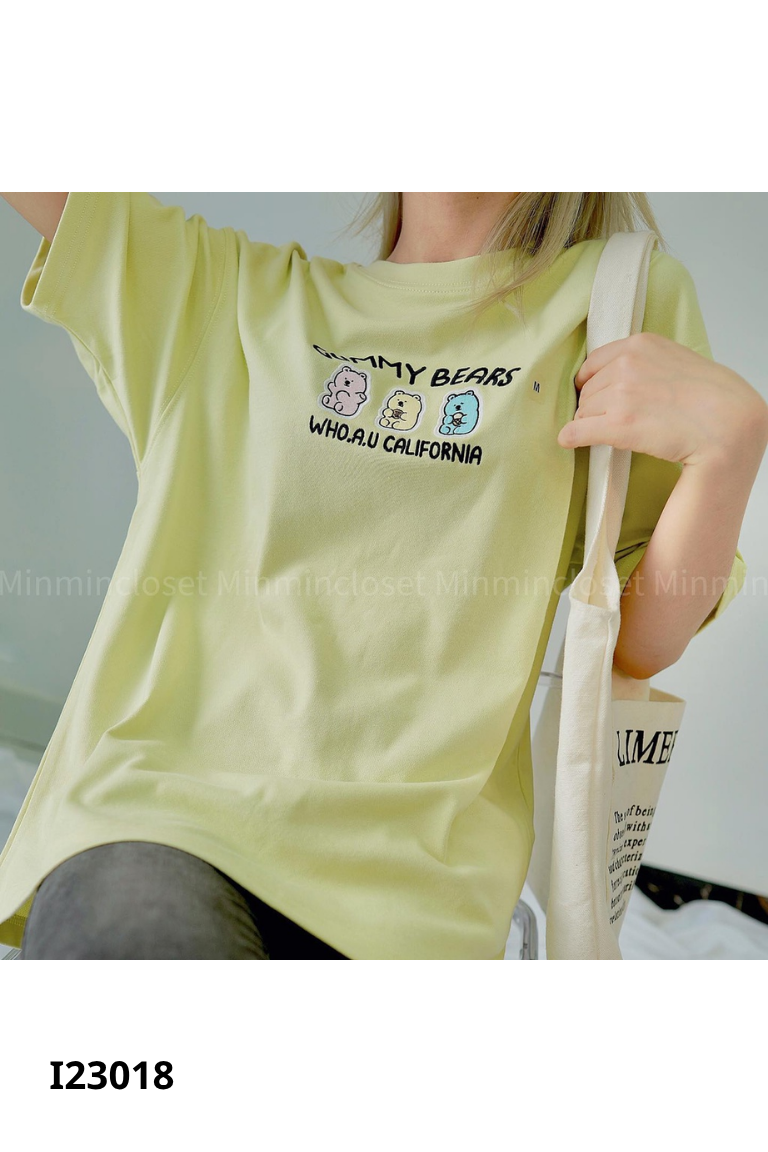 Áo xanh vàng WHO.A.U thêu gấu