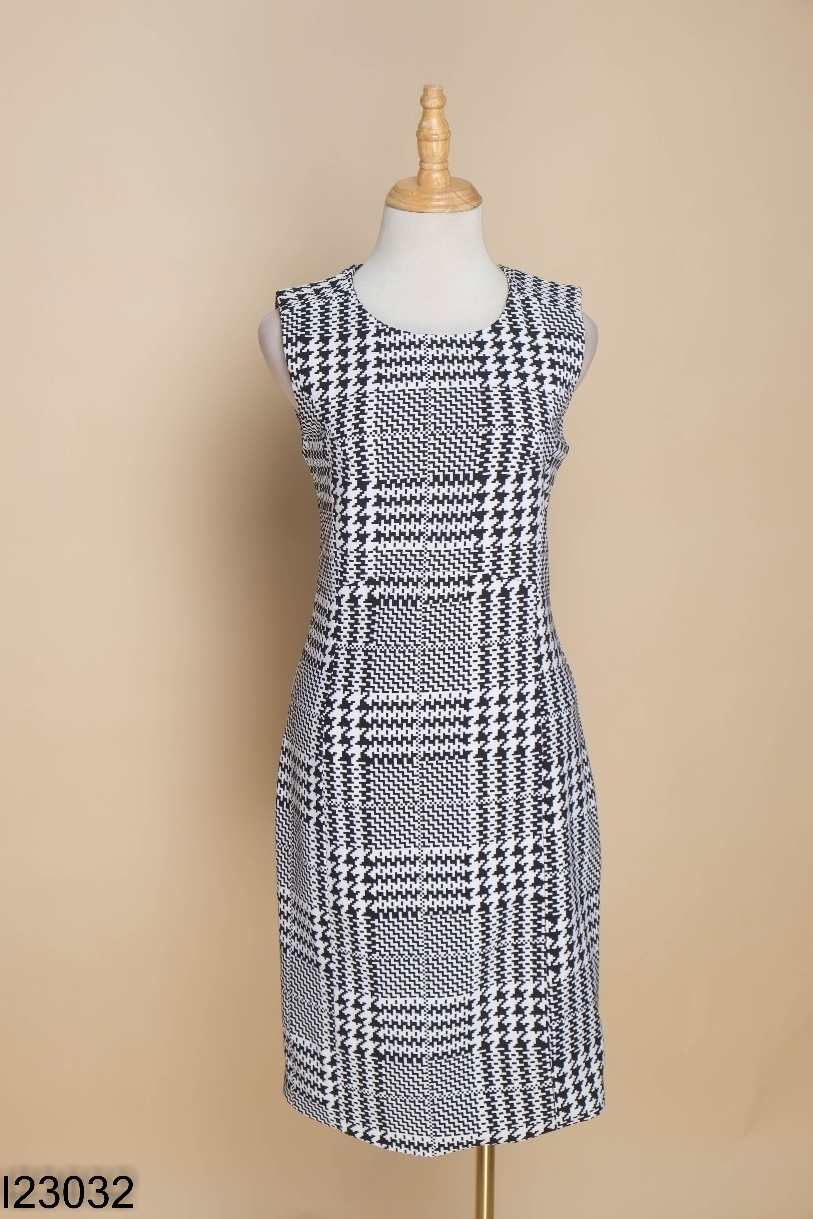 Váy EVA MODA đen họa tiết trắng