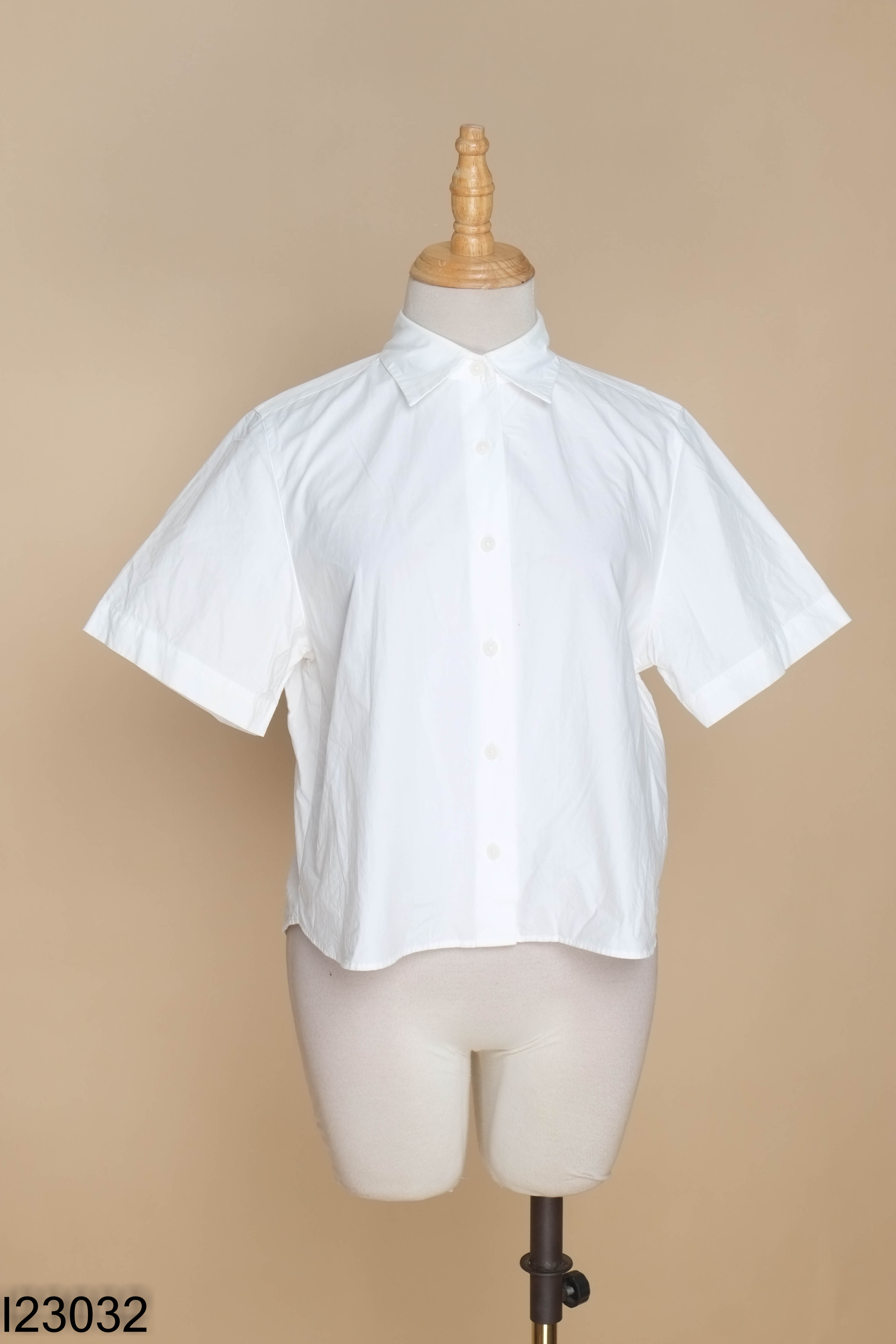 Áo sơ mi UNIQLO trắng