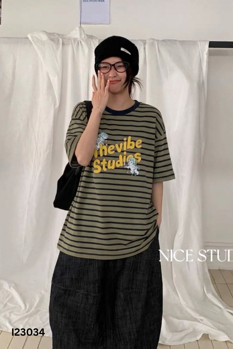 Áo thun xanh rêu kẻ xanh