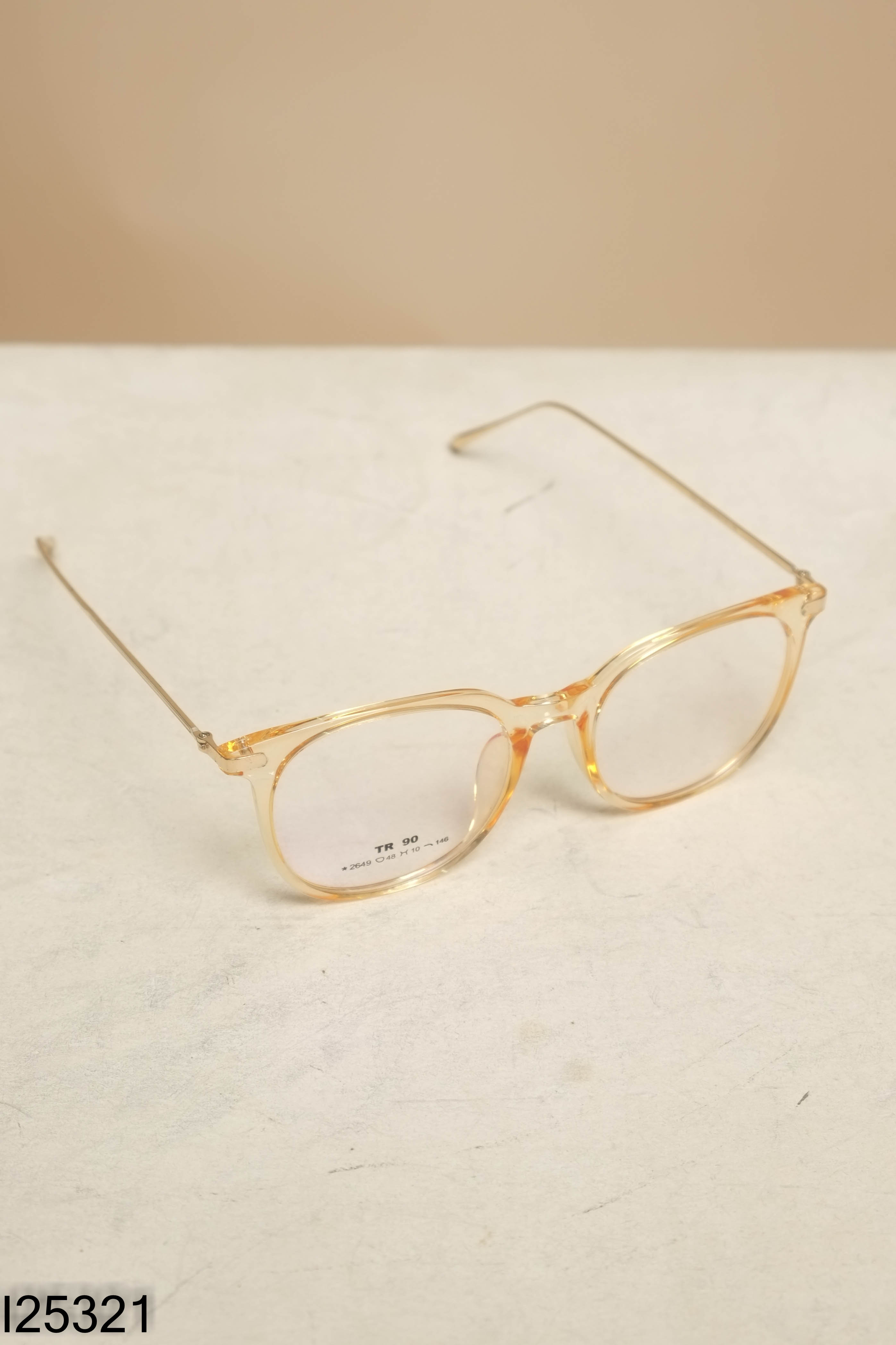 Kính mắt gọng cam