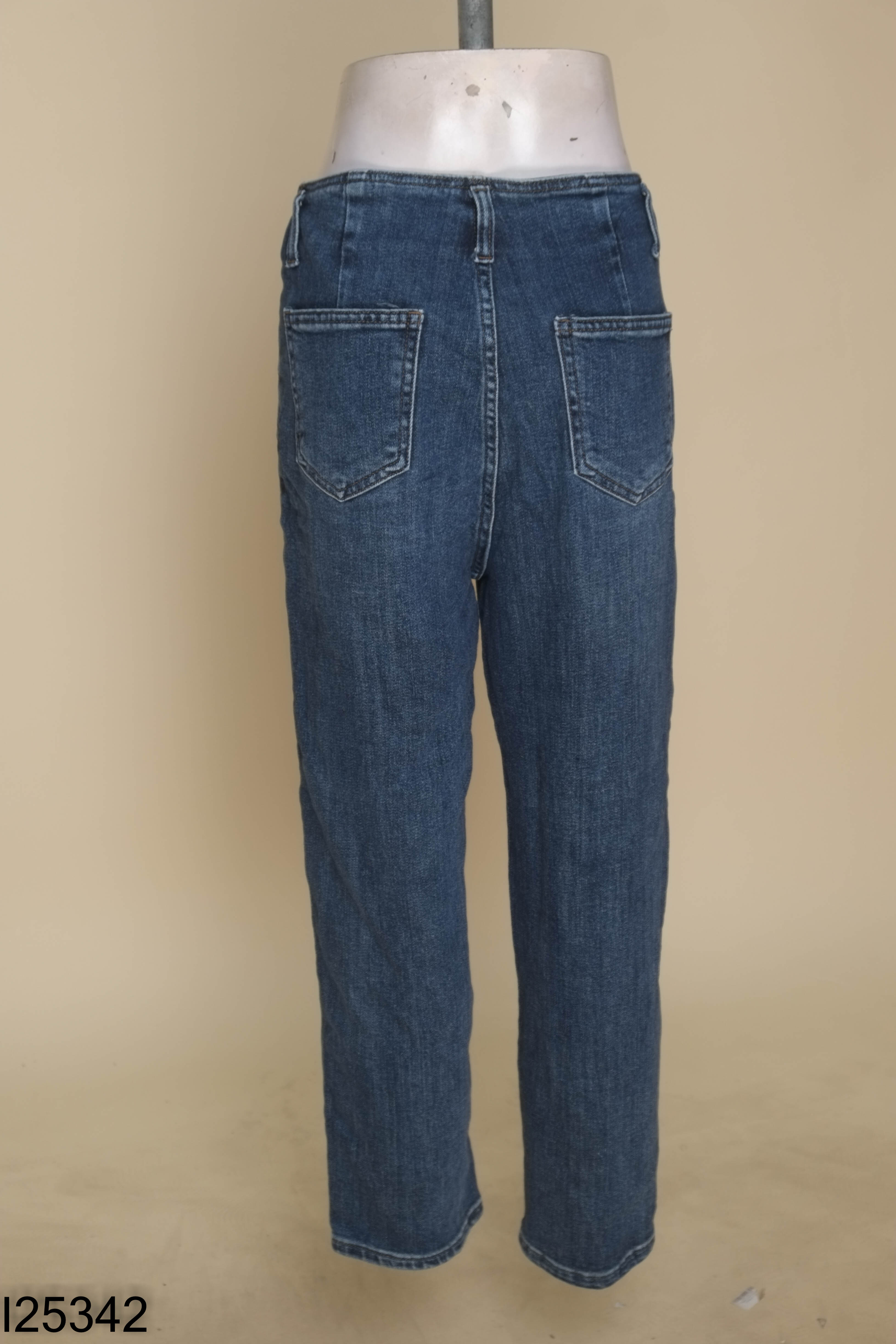 Quần jeans xanh