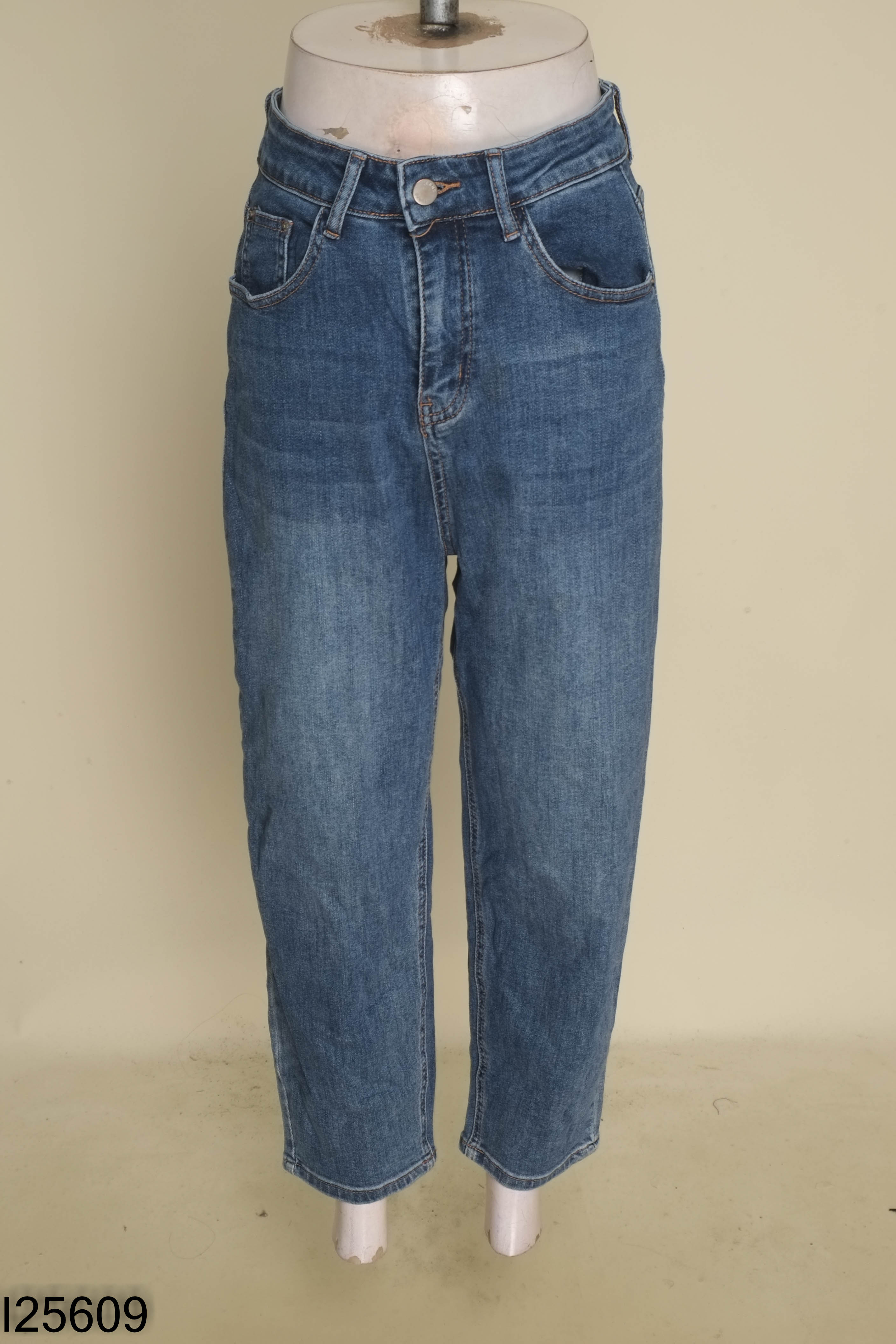Quần jeans xanh trơn ống suông