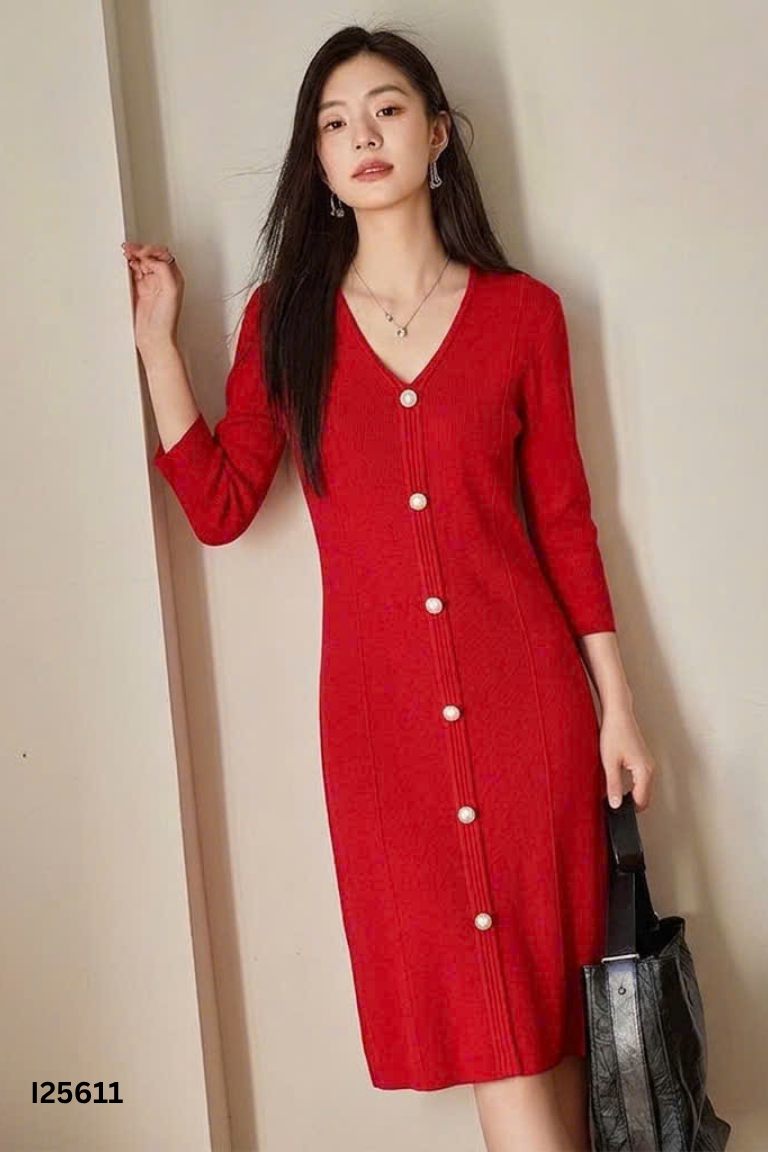 Váy len đỏ tươi