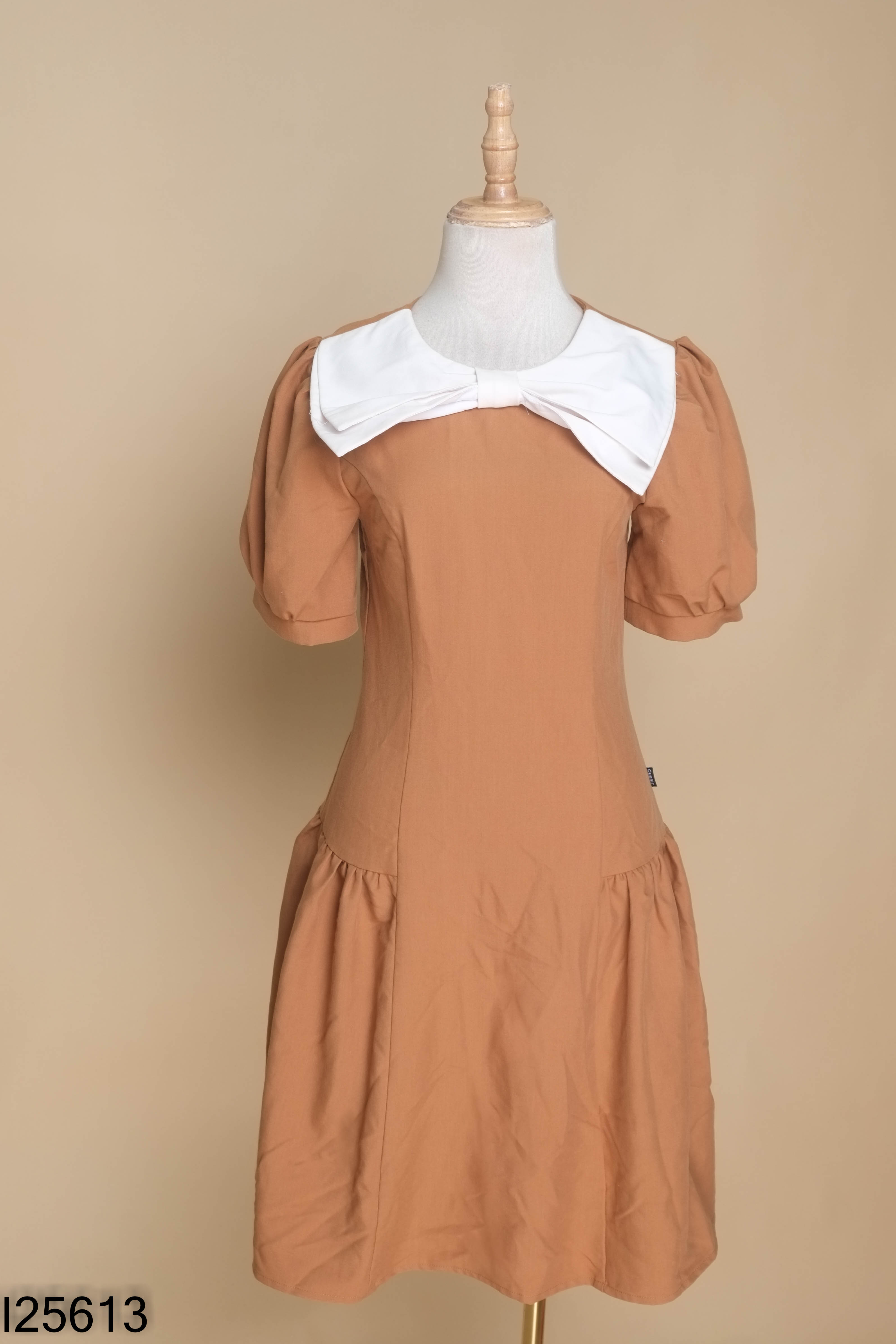 Váy CUNNIE nâu cổ nơ trắng