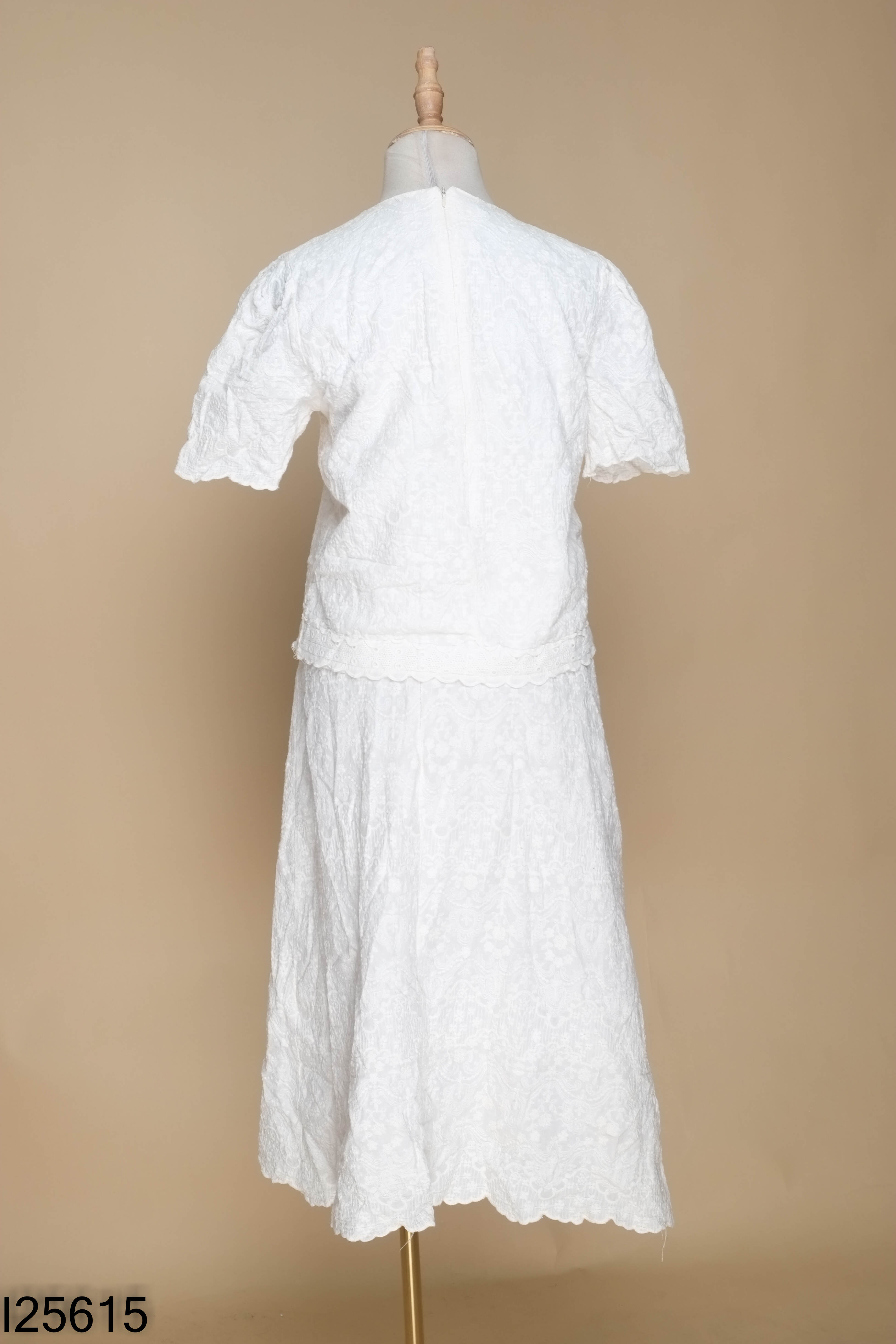 Set trắng ren+váy SEOUL