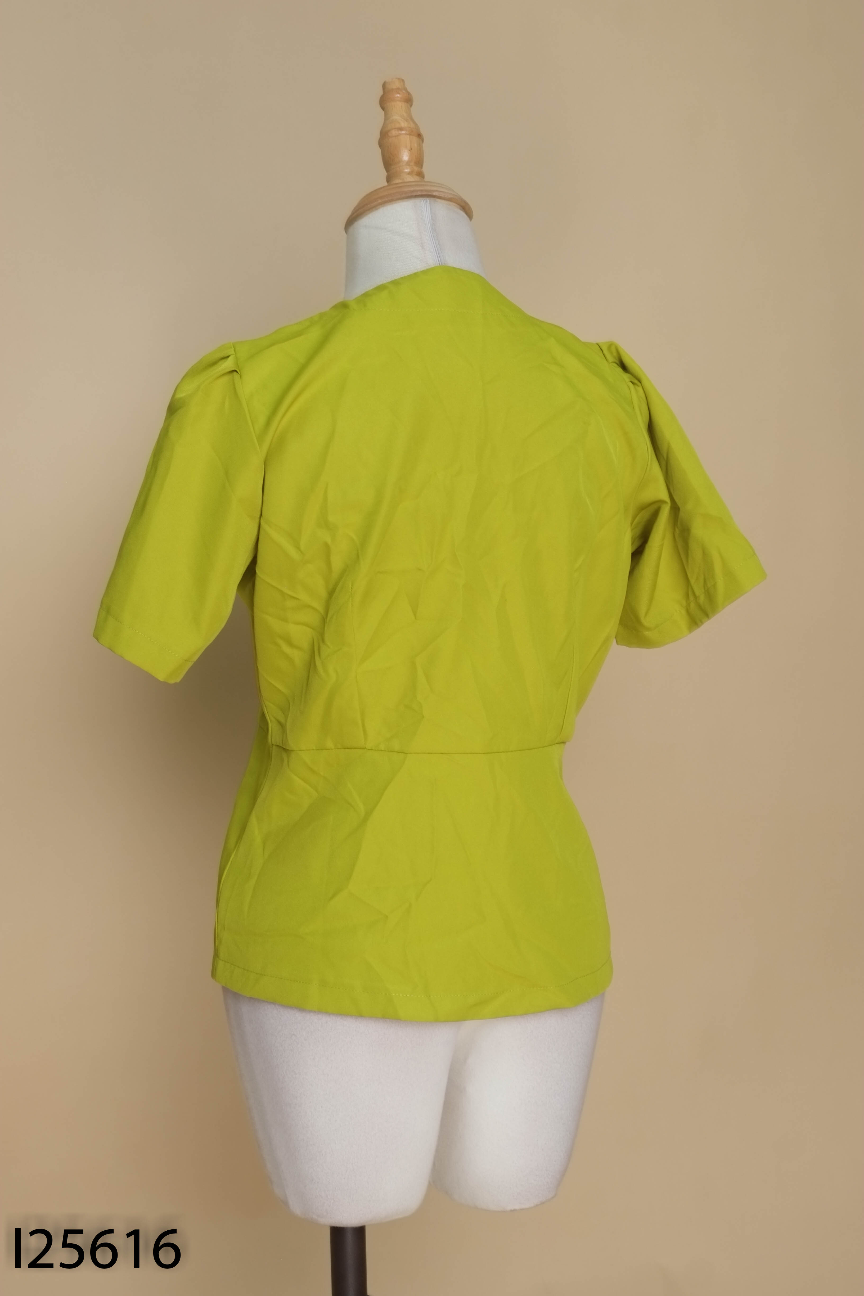 Áo xanh cúc ngọc