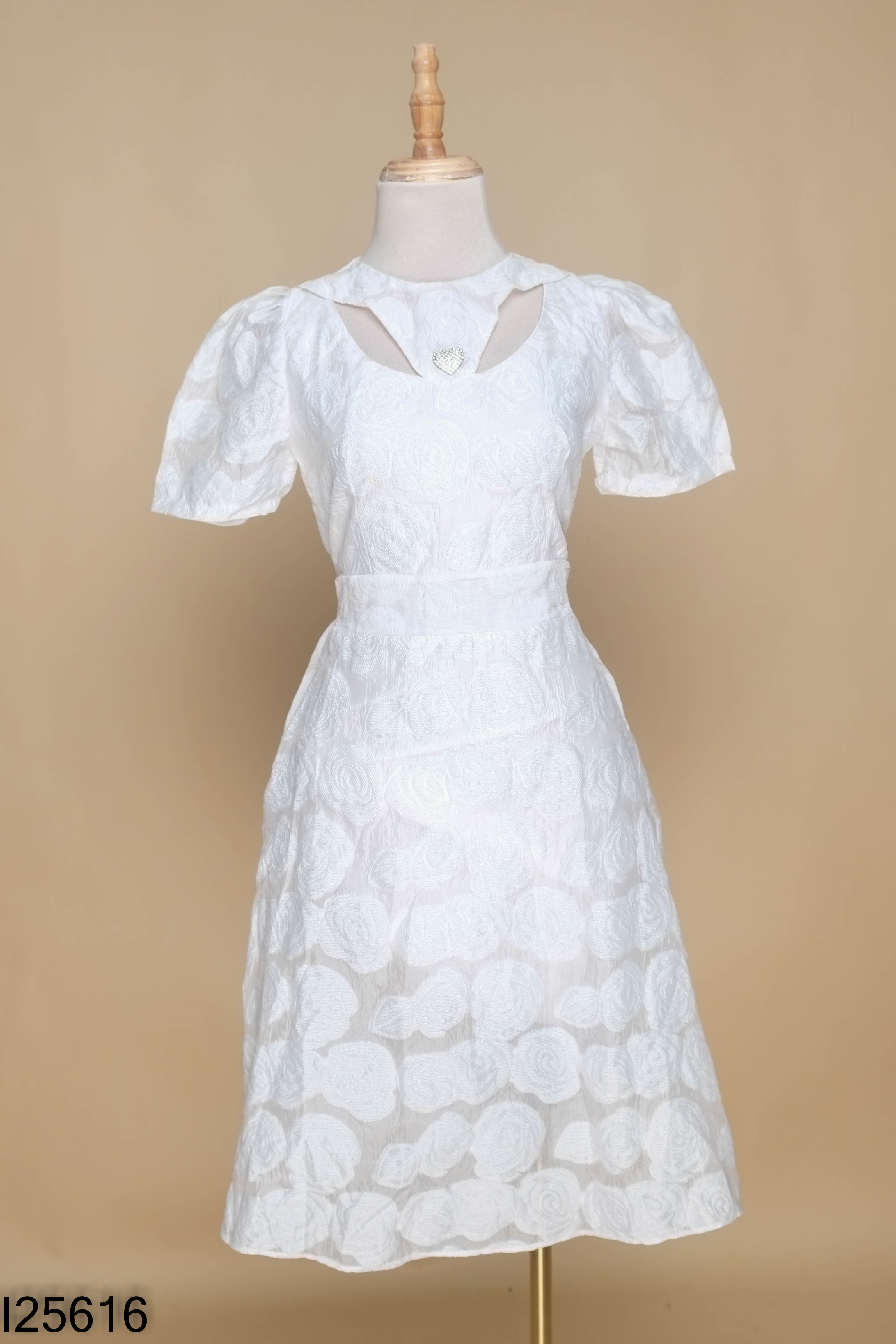 Váy trắng ren hoa PHUC LE SUIT