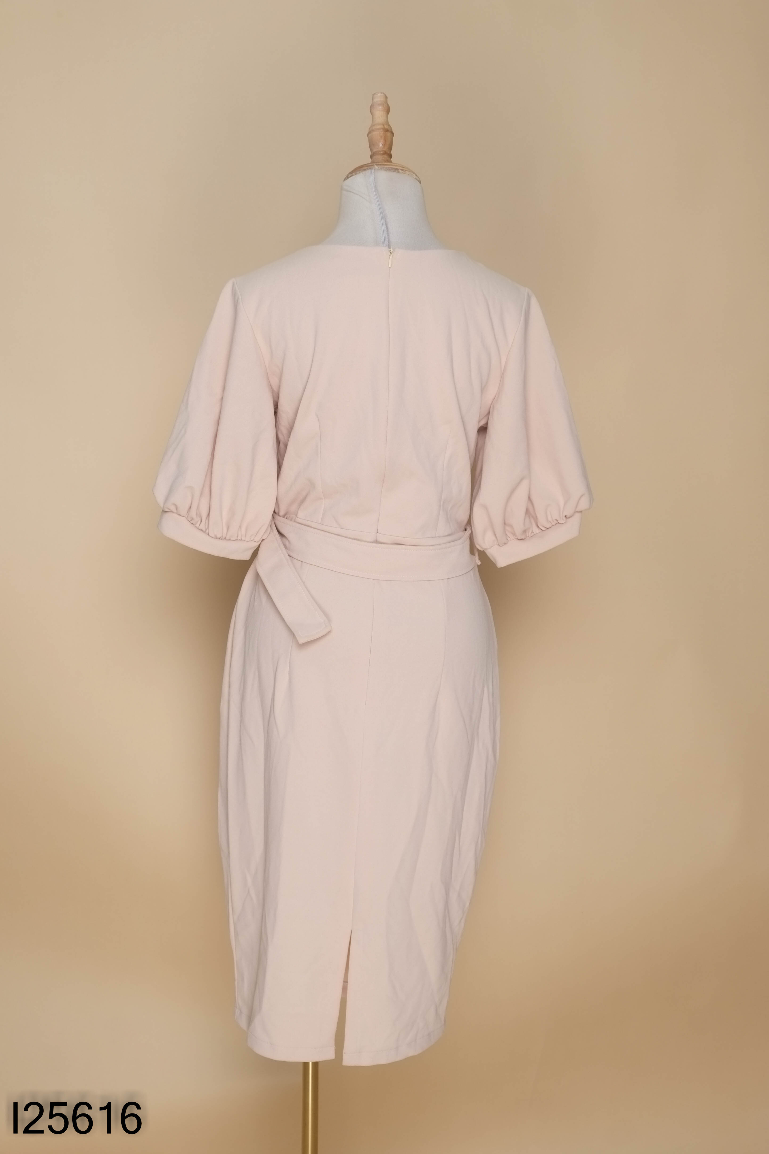 Váy hồng cổ tròn có đai eo PT FASHION