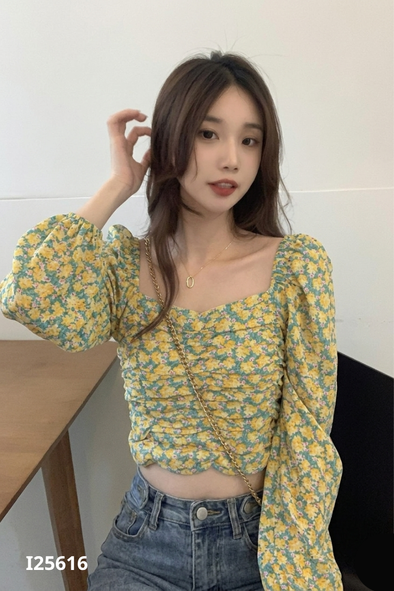 Áo crotop vàng hoa nhí cổ vuông