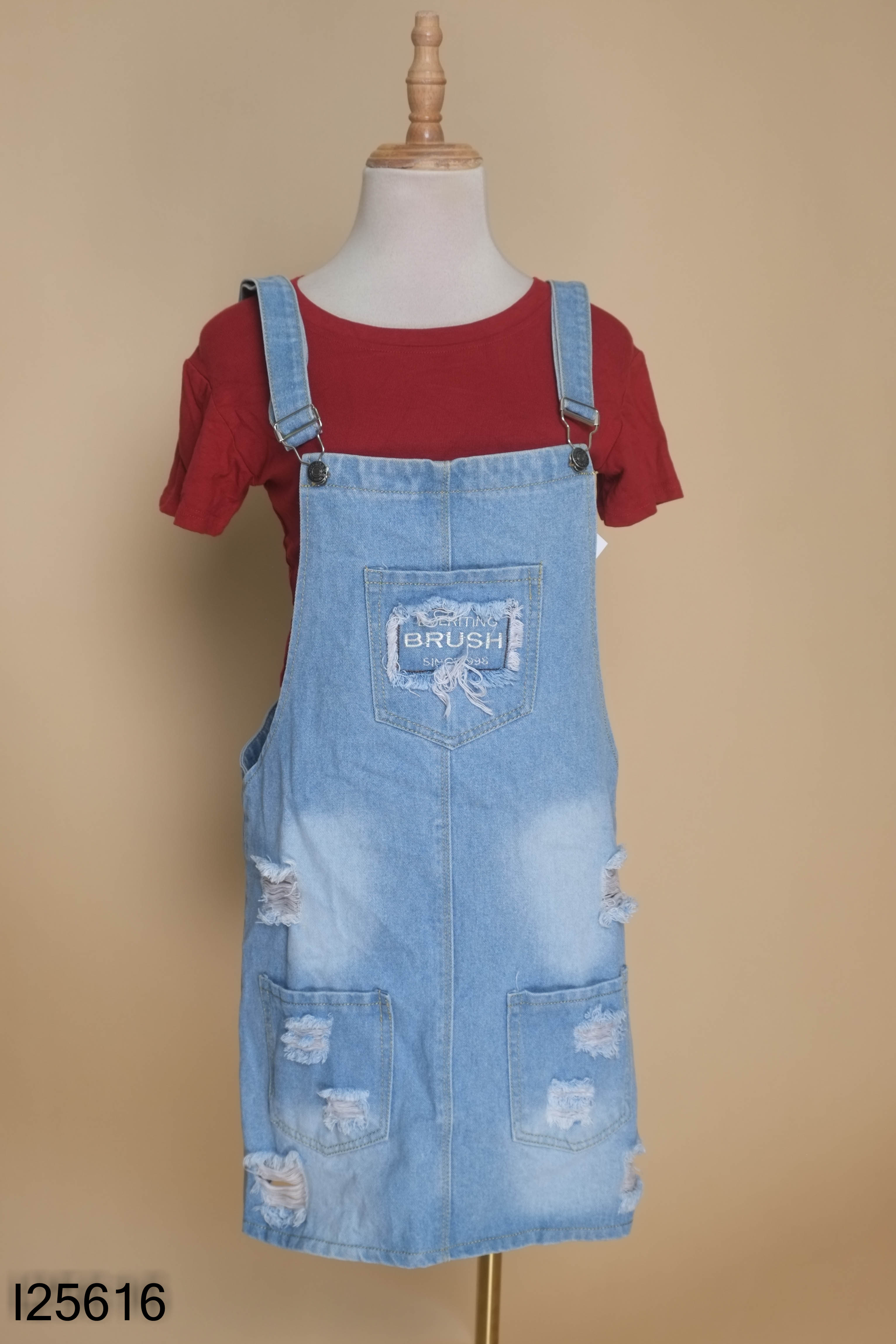 Set áo đỏ+váy yếm jeans