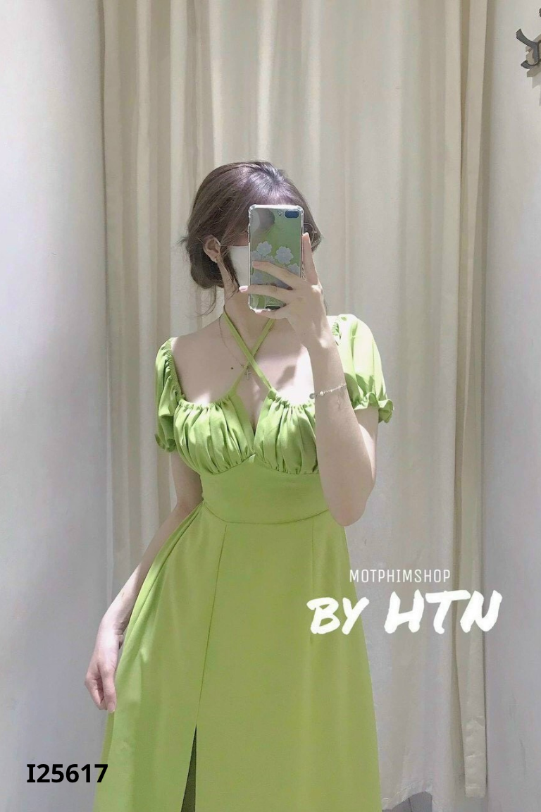 Váy xanh lá trễ vai