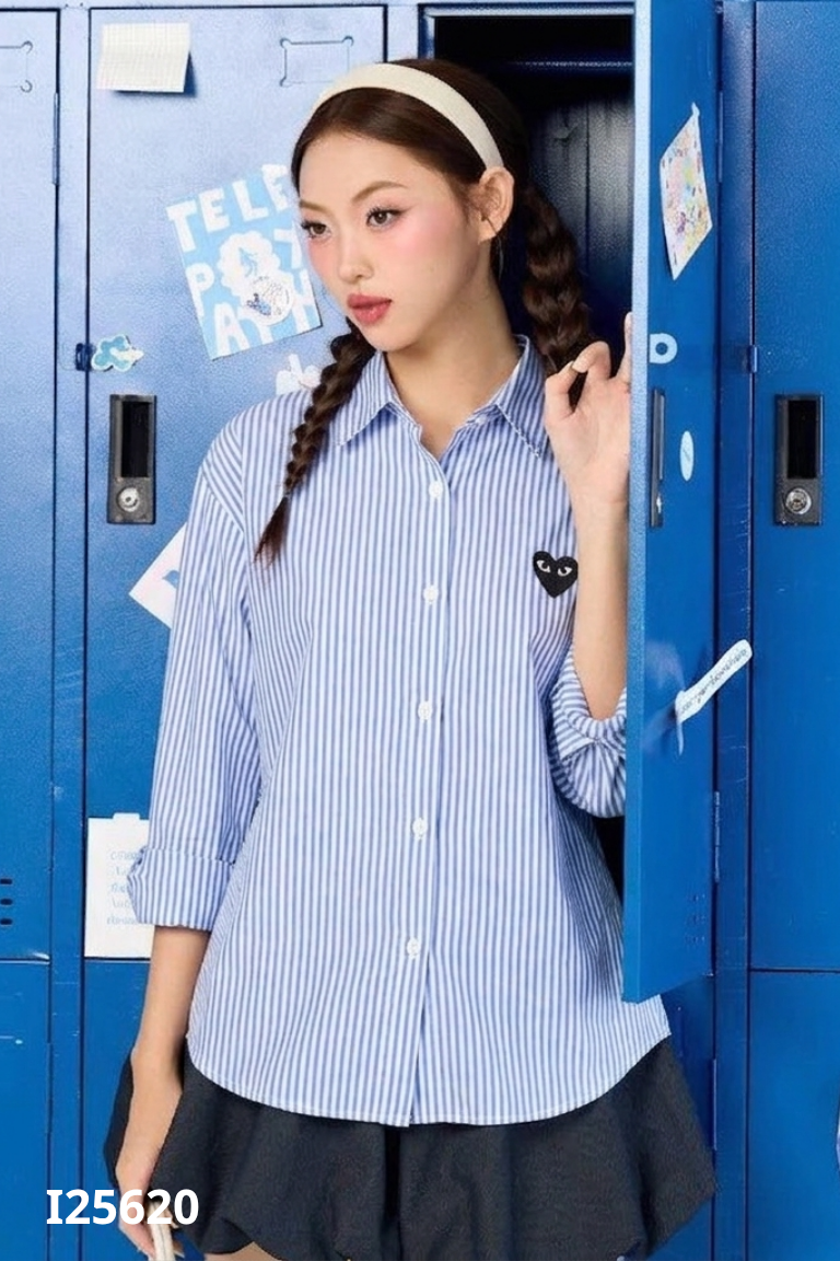 Áo sơ mi xanh kẻ trắng chấm bi