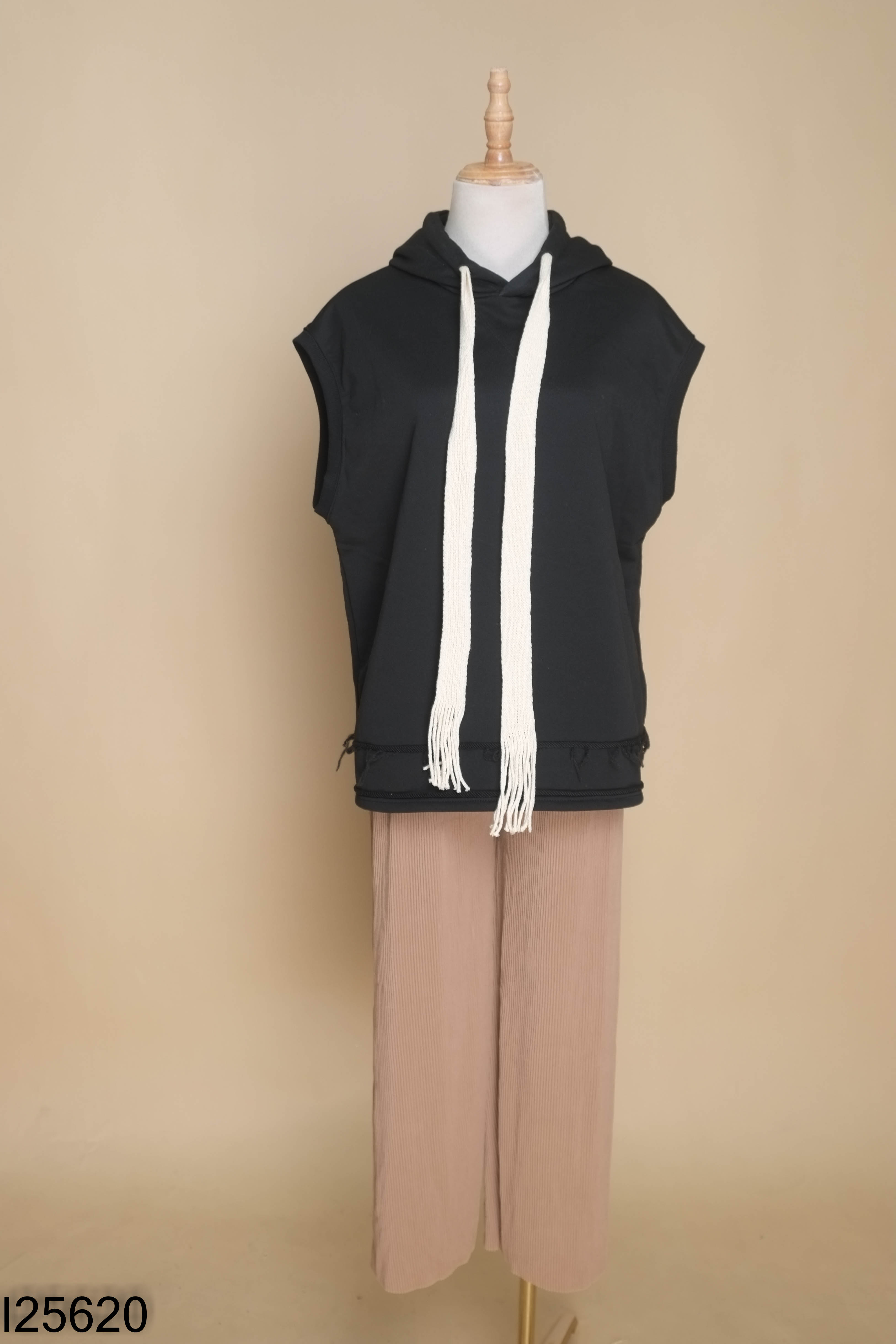 Set áo đen mũ +quần nâu