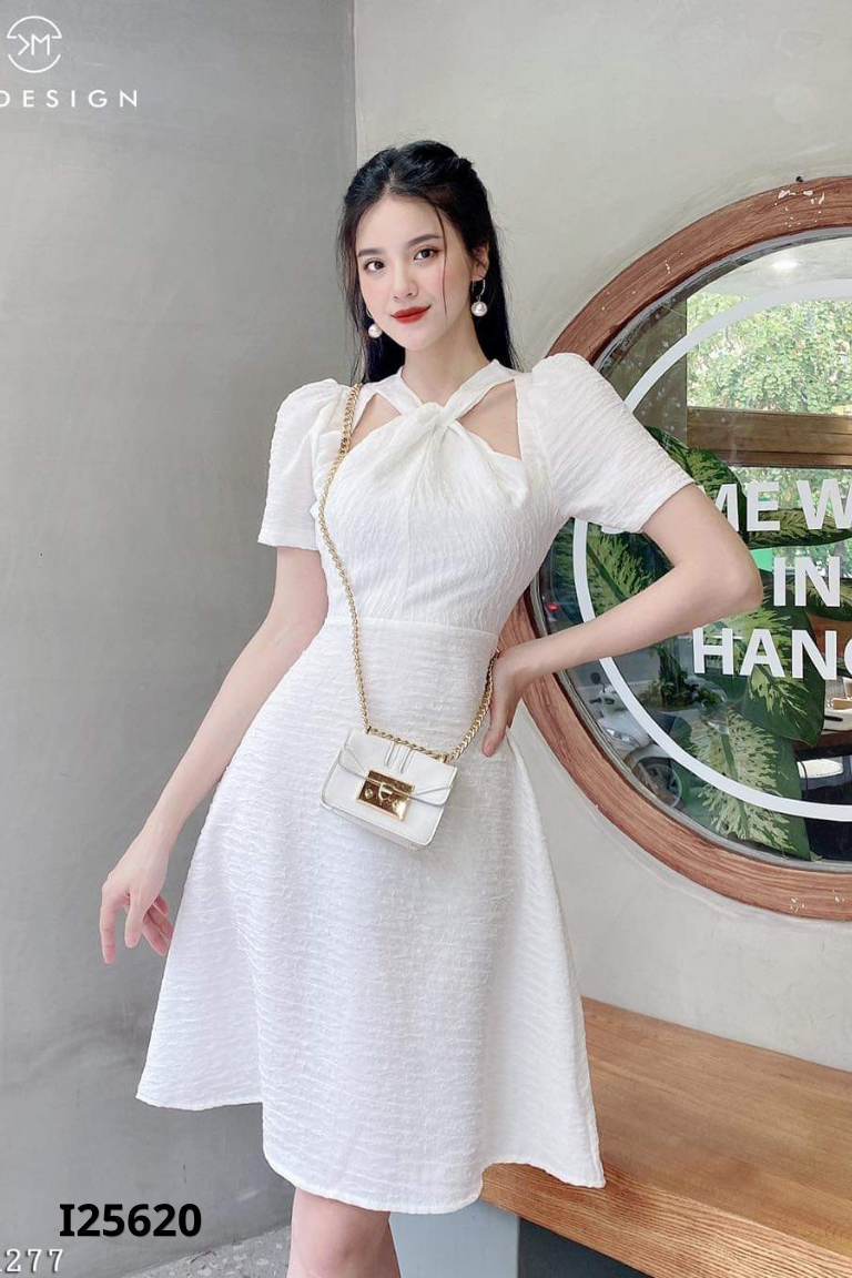 Váy trắng trơn