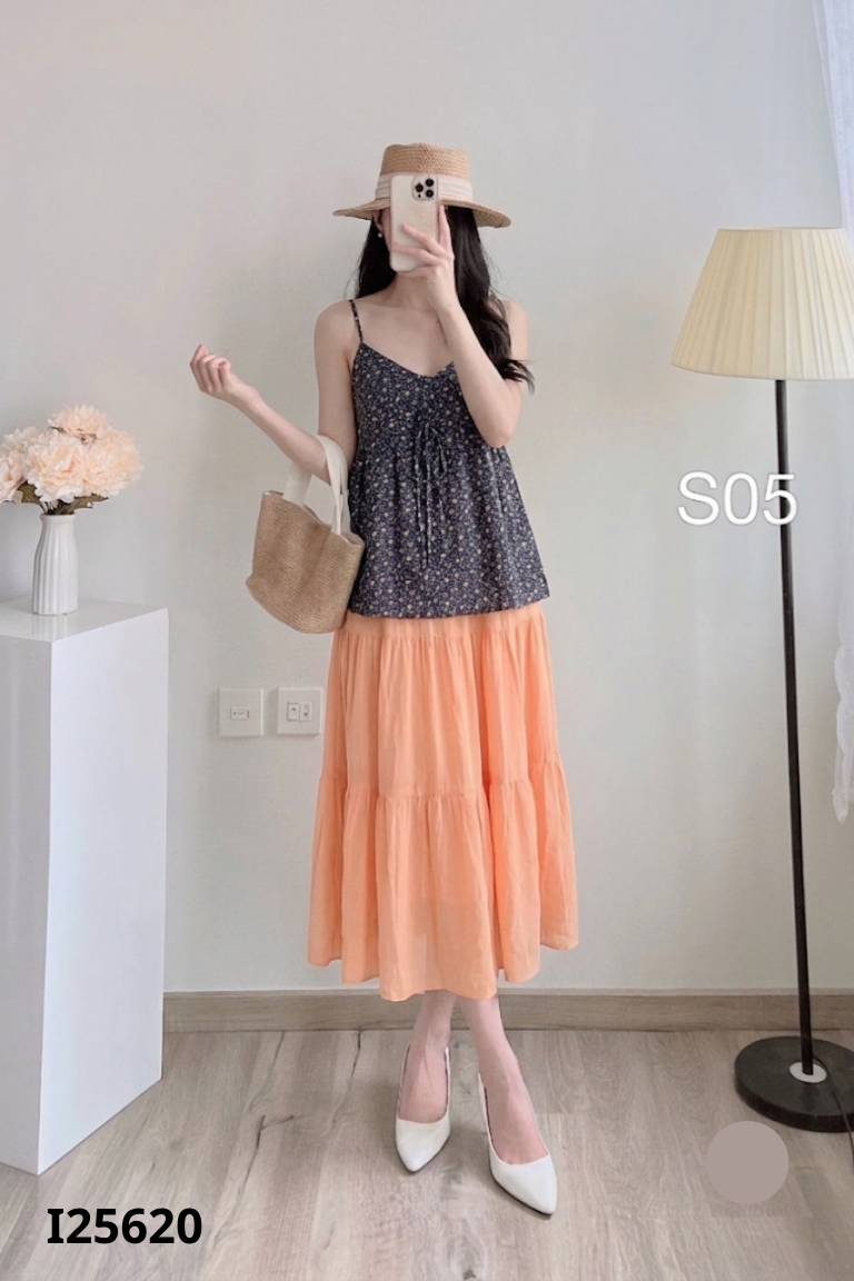 Set Áo đen hoạ tiết+ chân váy cam trơn