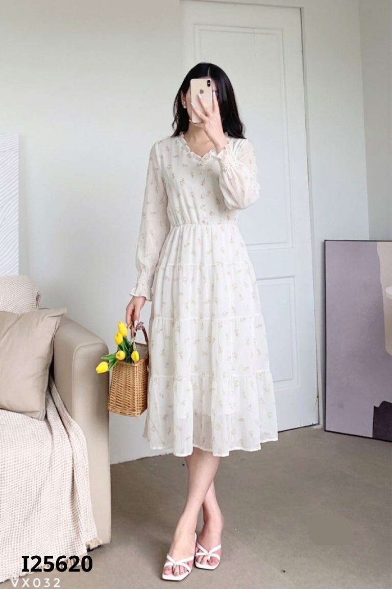 Váy be họa tiết hoa