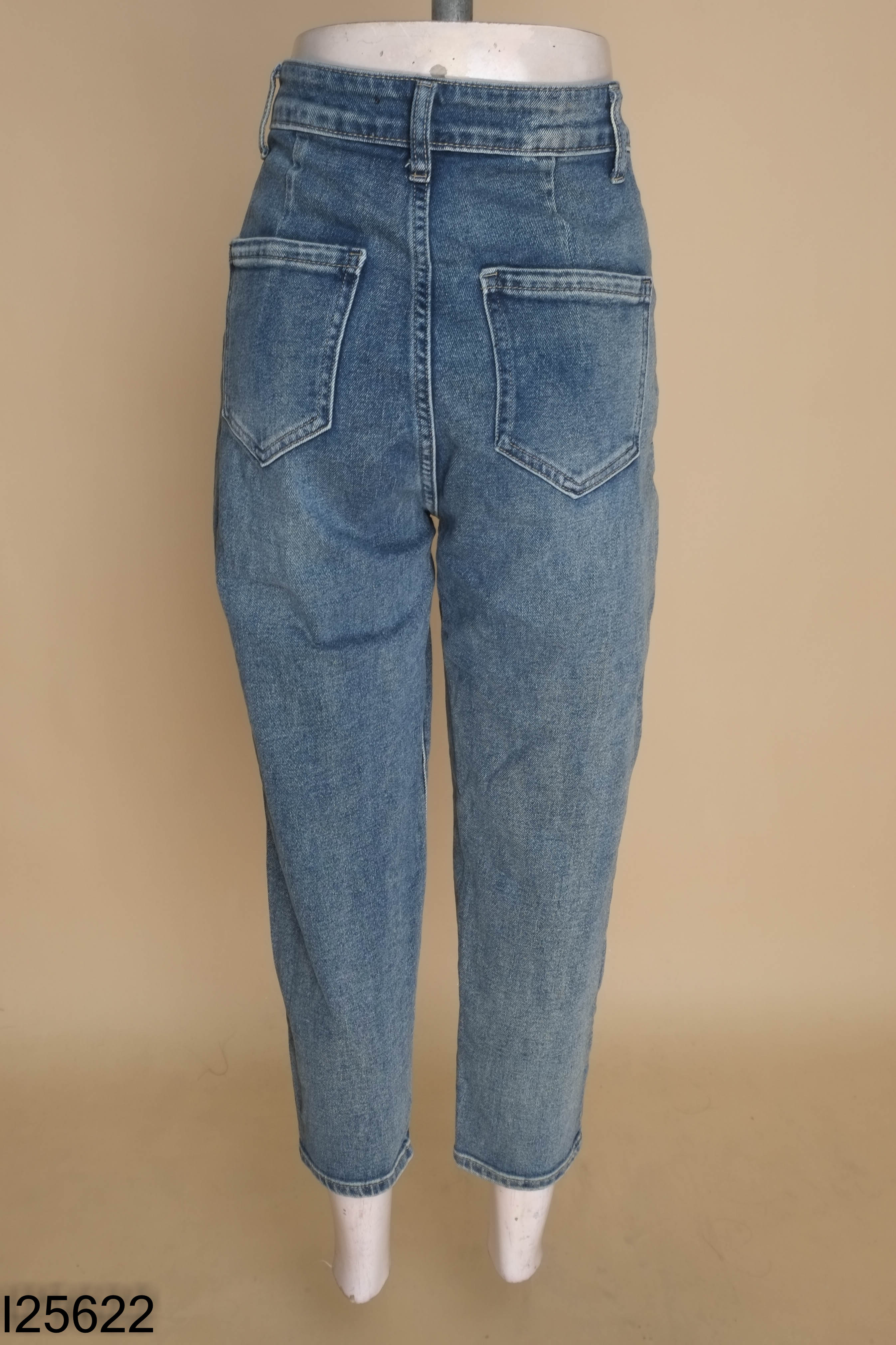 Quần jeans xanh baggy
