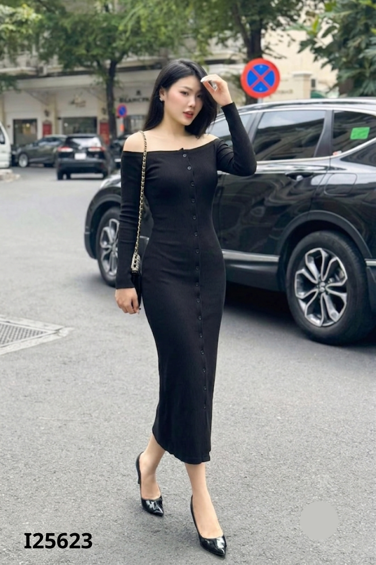 Váy đen gân tăm trễ vai