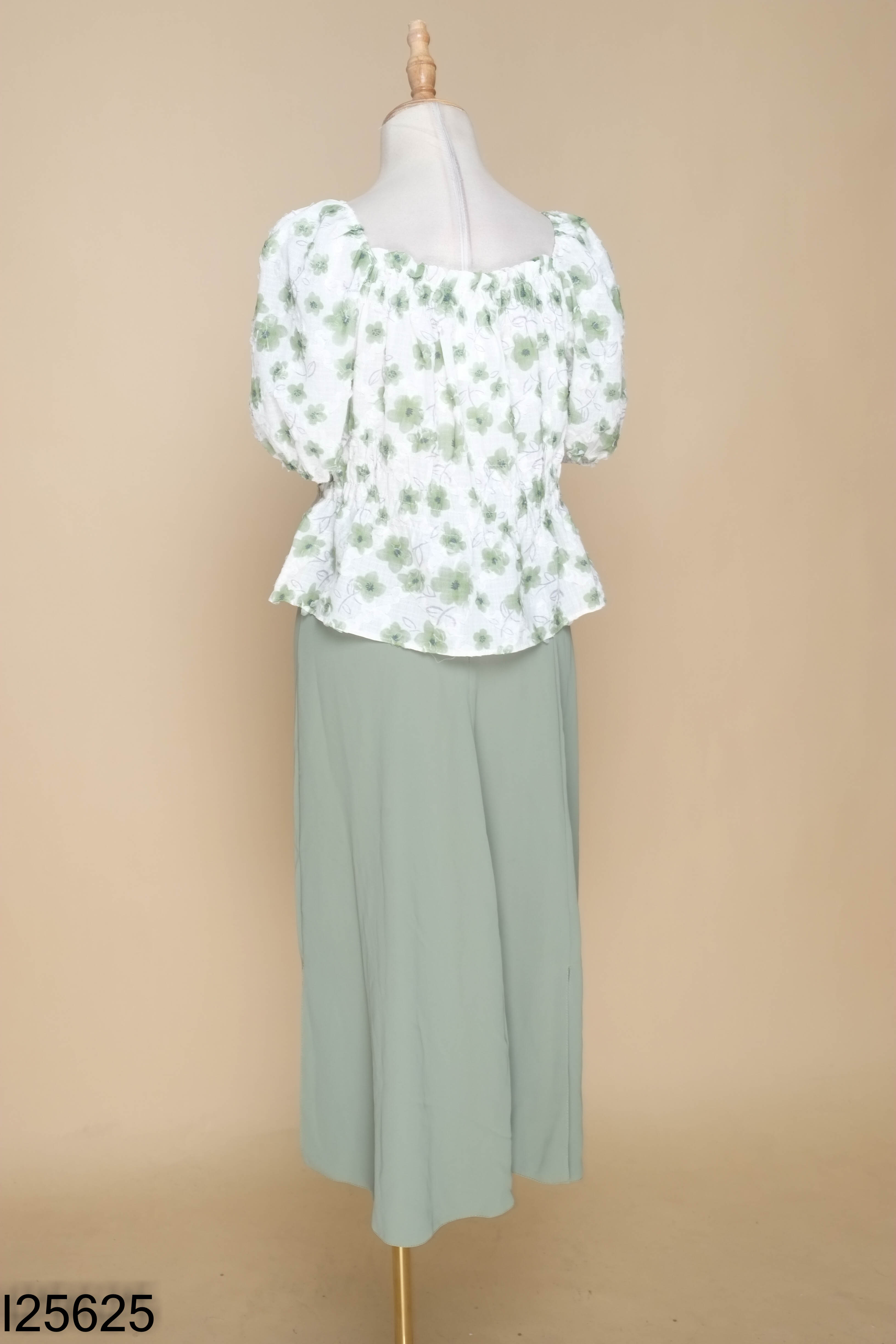 SET áo trắng hoa xanh+ chan váy xanh