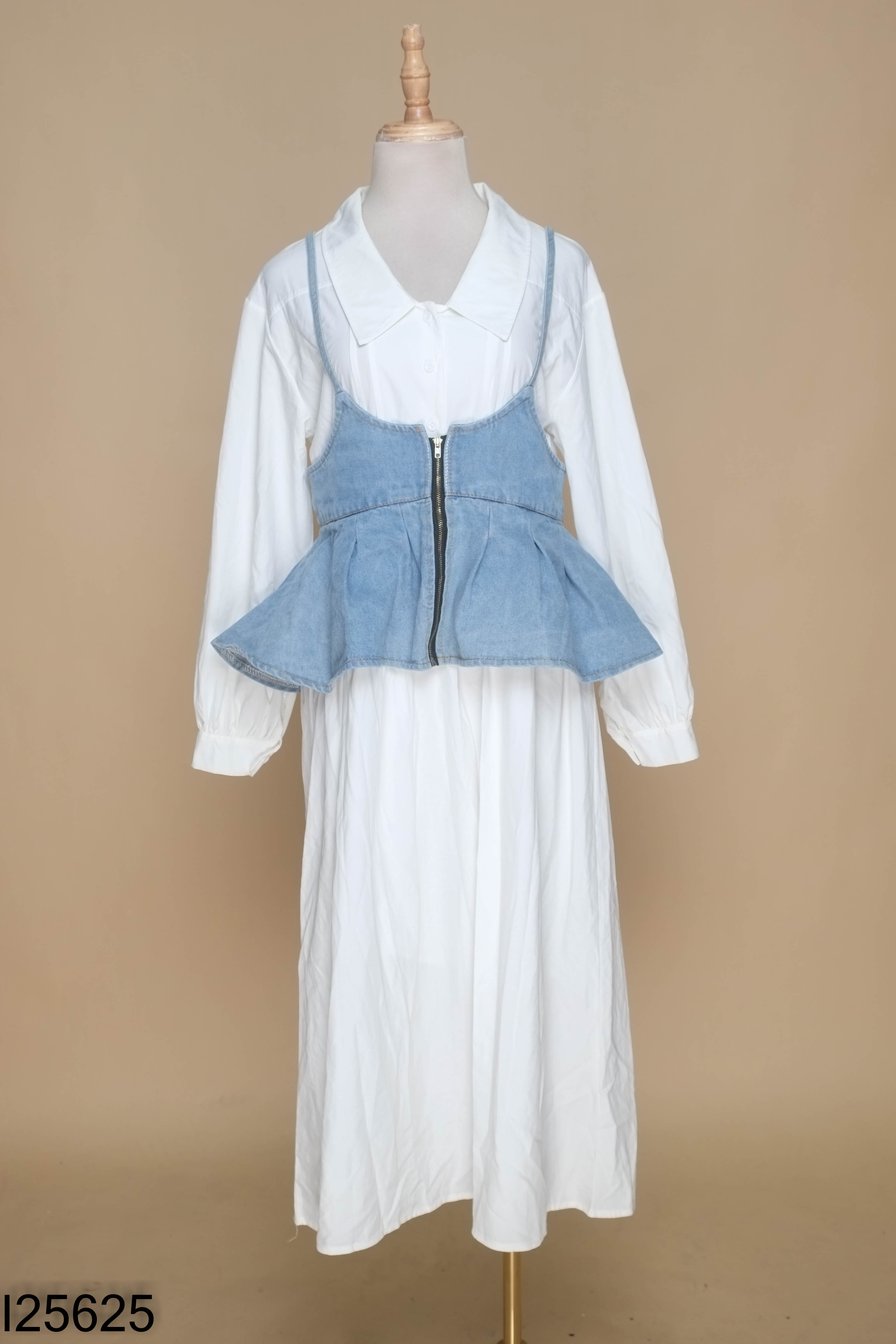 SET áo sơ mi trắng bèo+ áo 2 dây jeans xanh