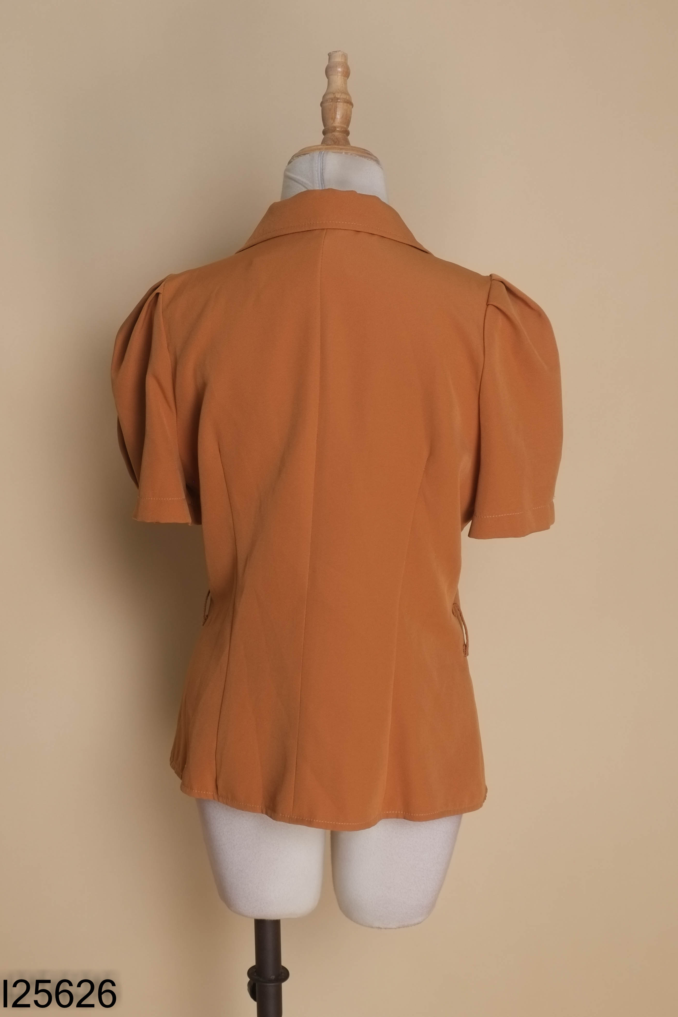 Áo khoác nâu cổ vest