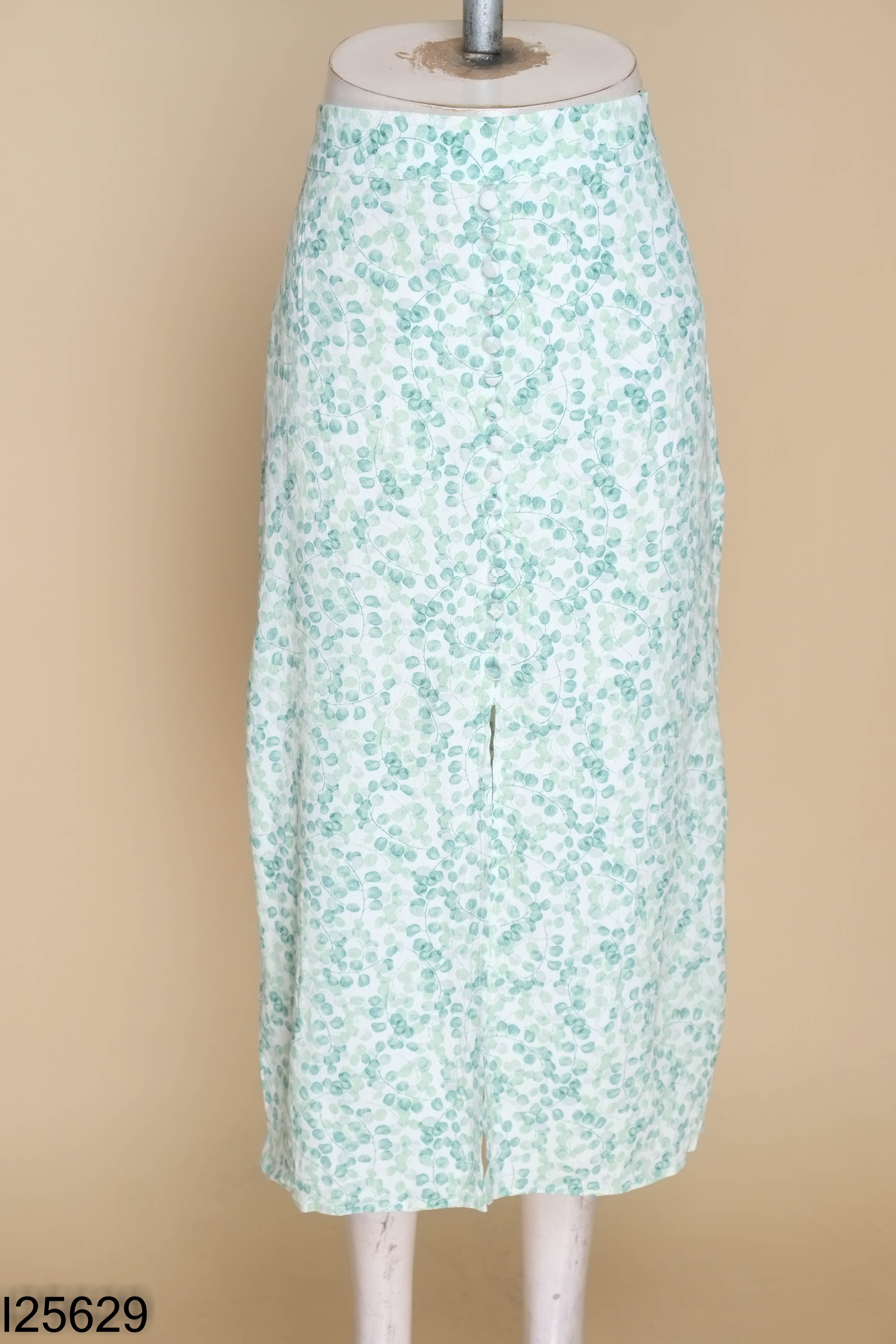 Chân váy xanh H&M xẻ tà