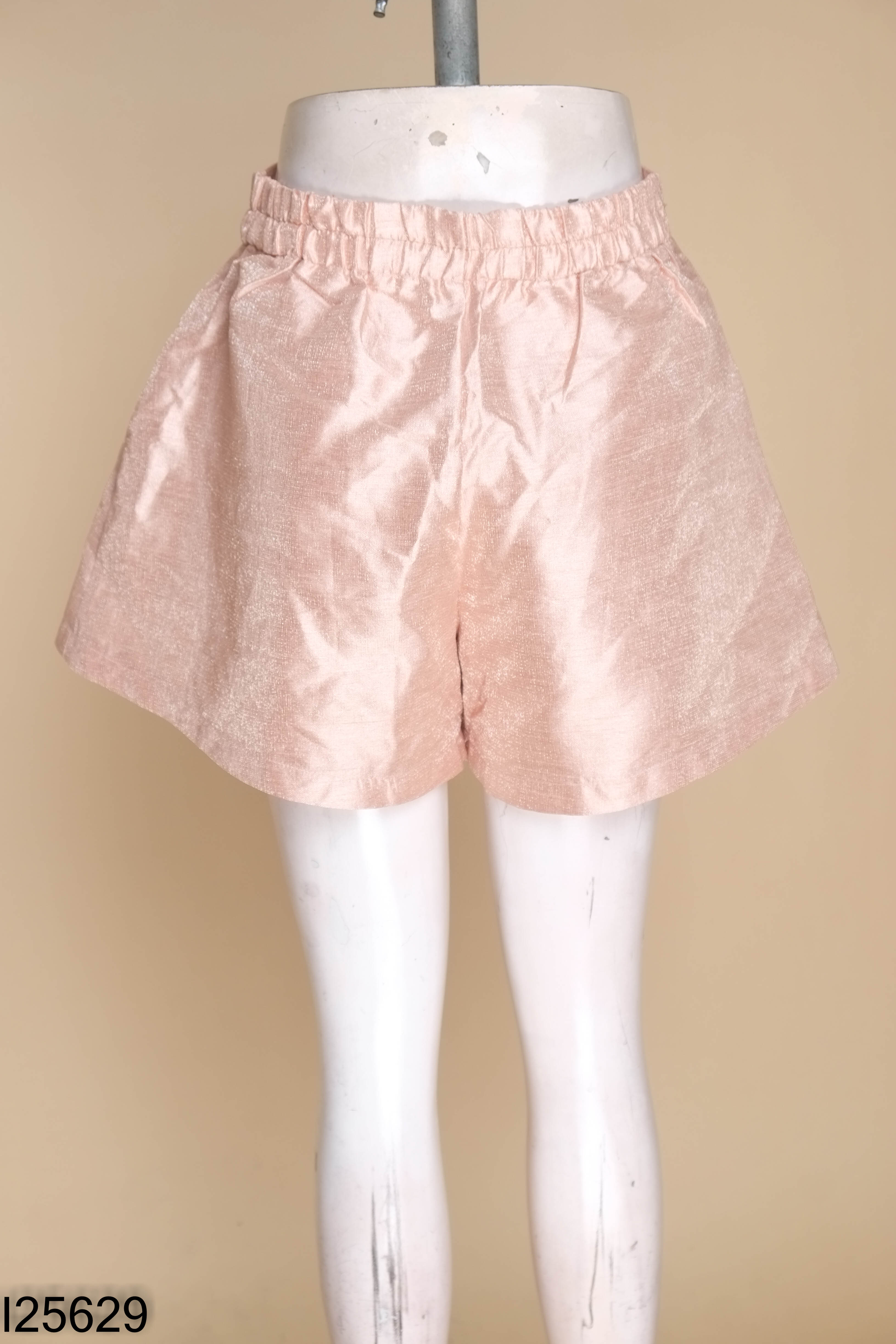 Quần shorts hồng chun