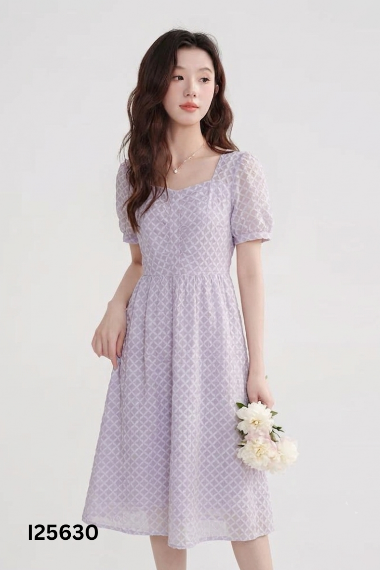 Váy nâu họa tiết xanh dáng dài