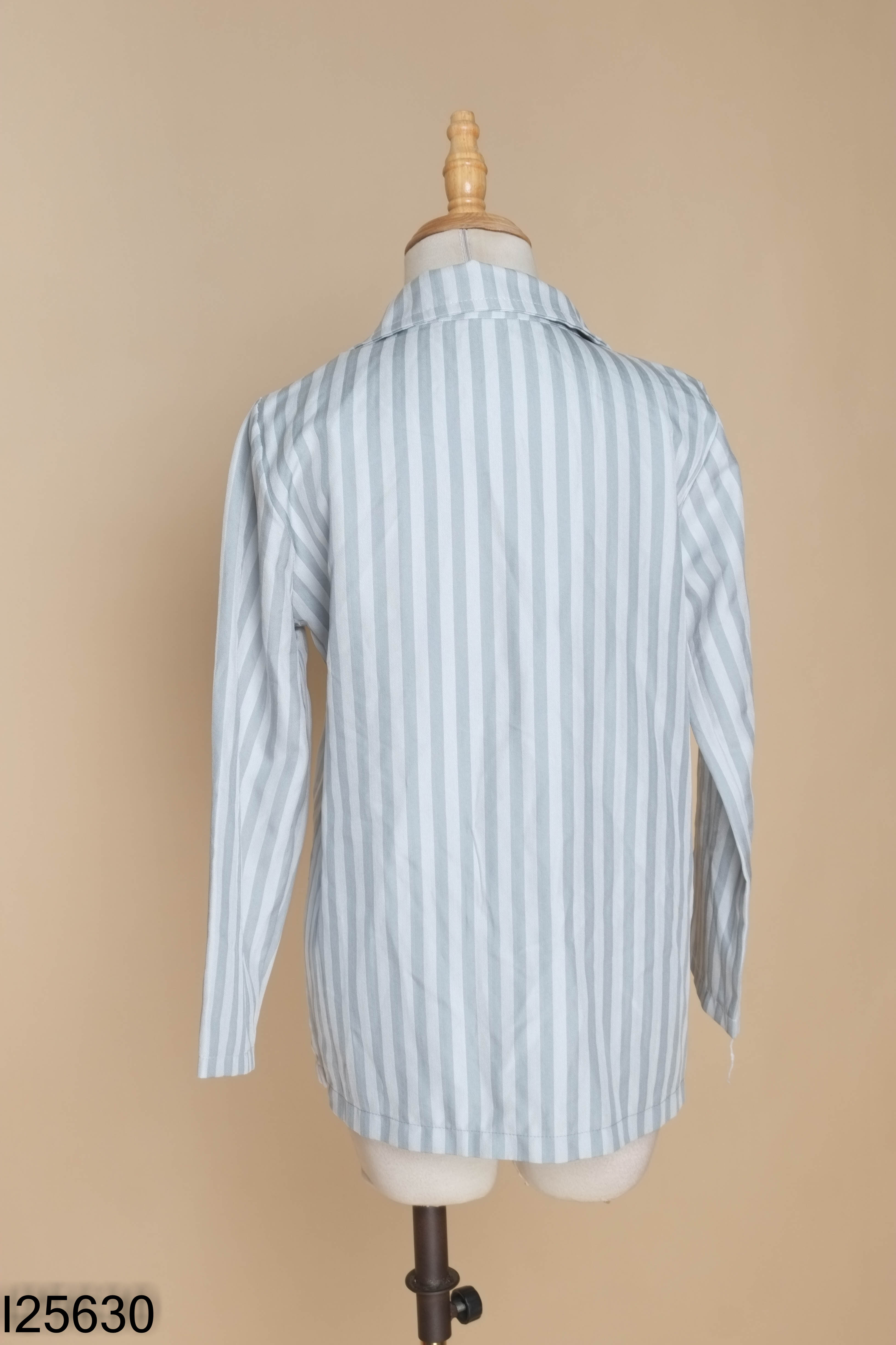 Áo blazers xanh kẻ