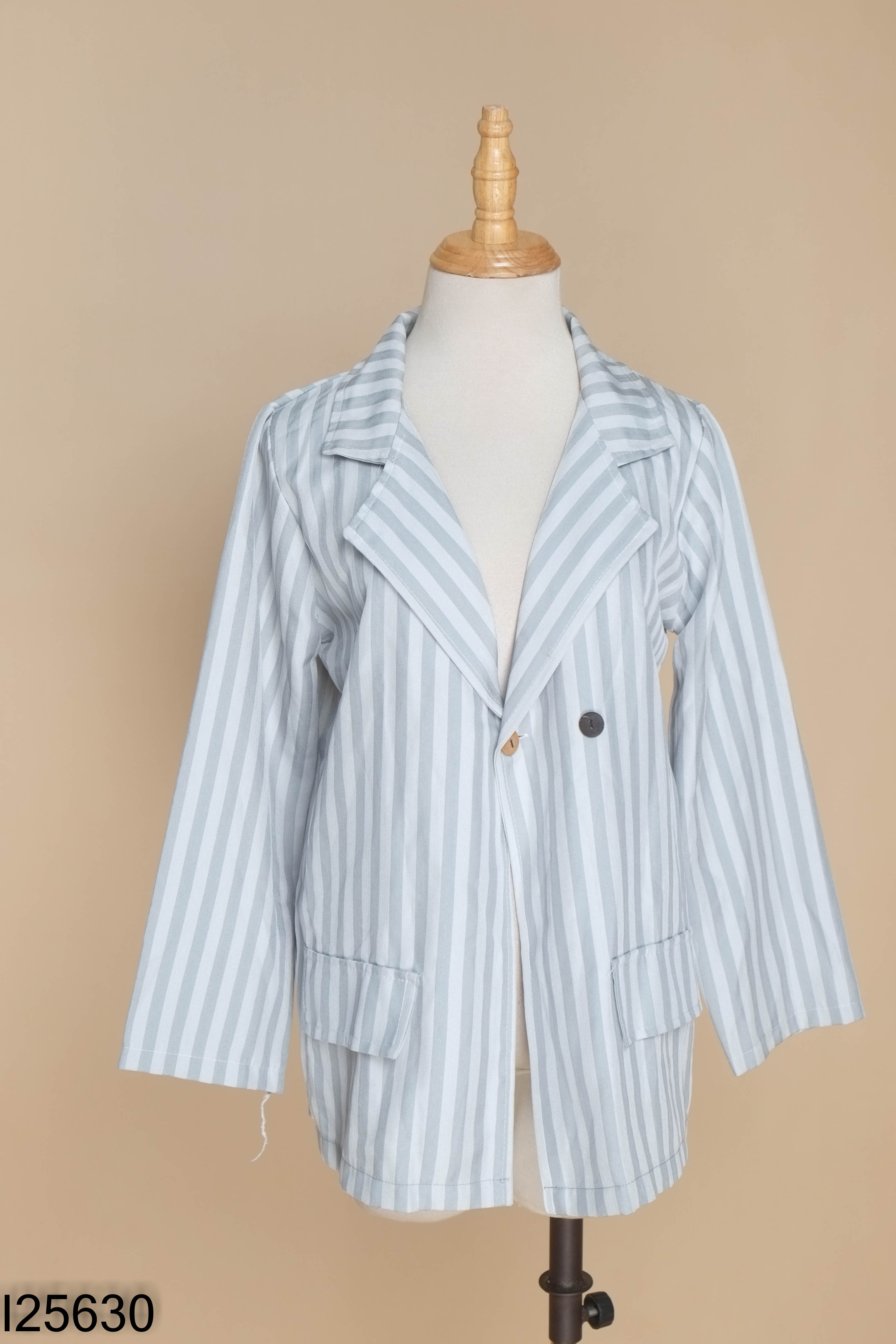Áo blazers xanh kẻ