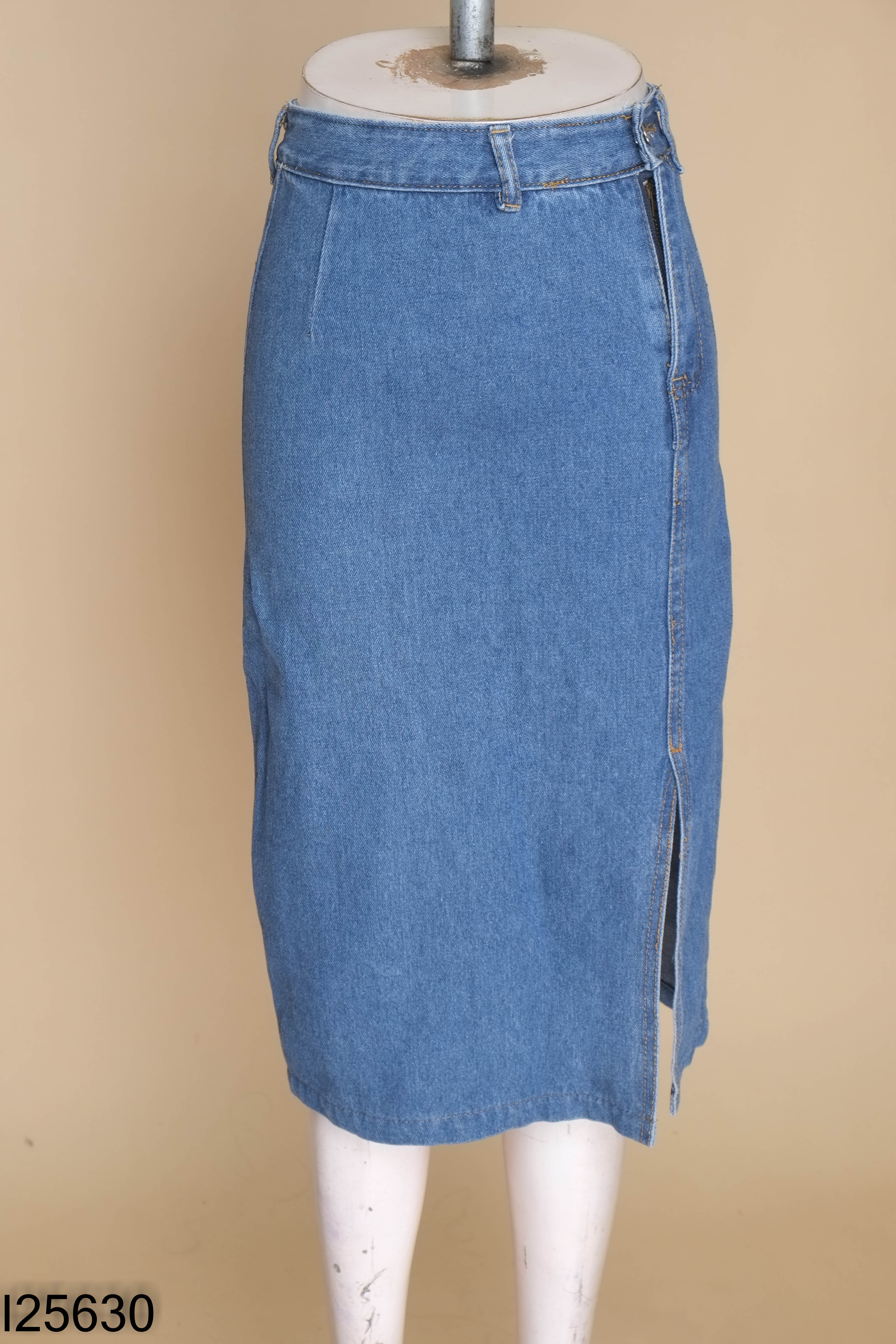 ChÂn váy jeans xanh xẻ