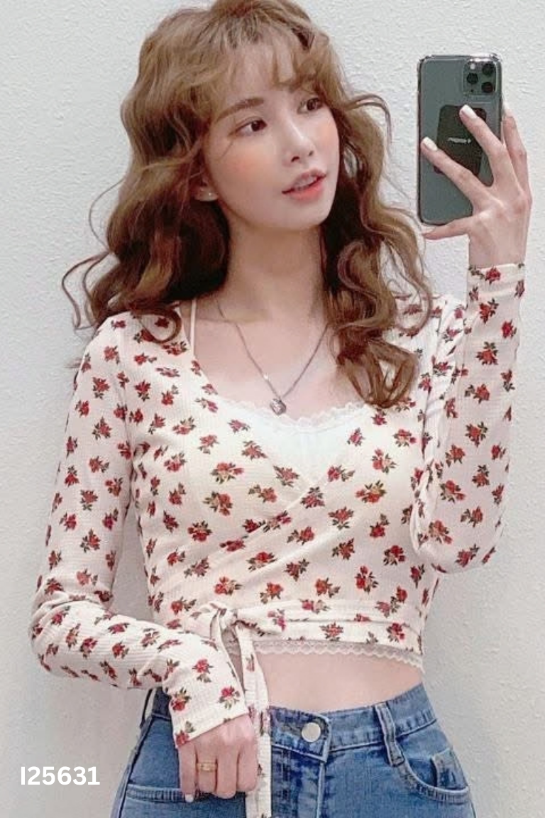 Áo be họa tiết hoa