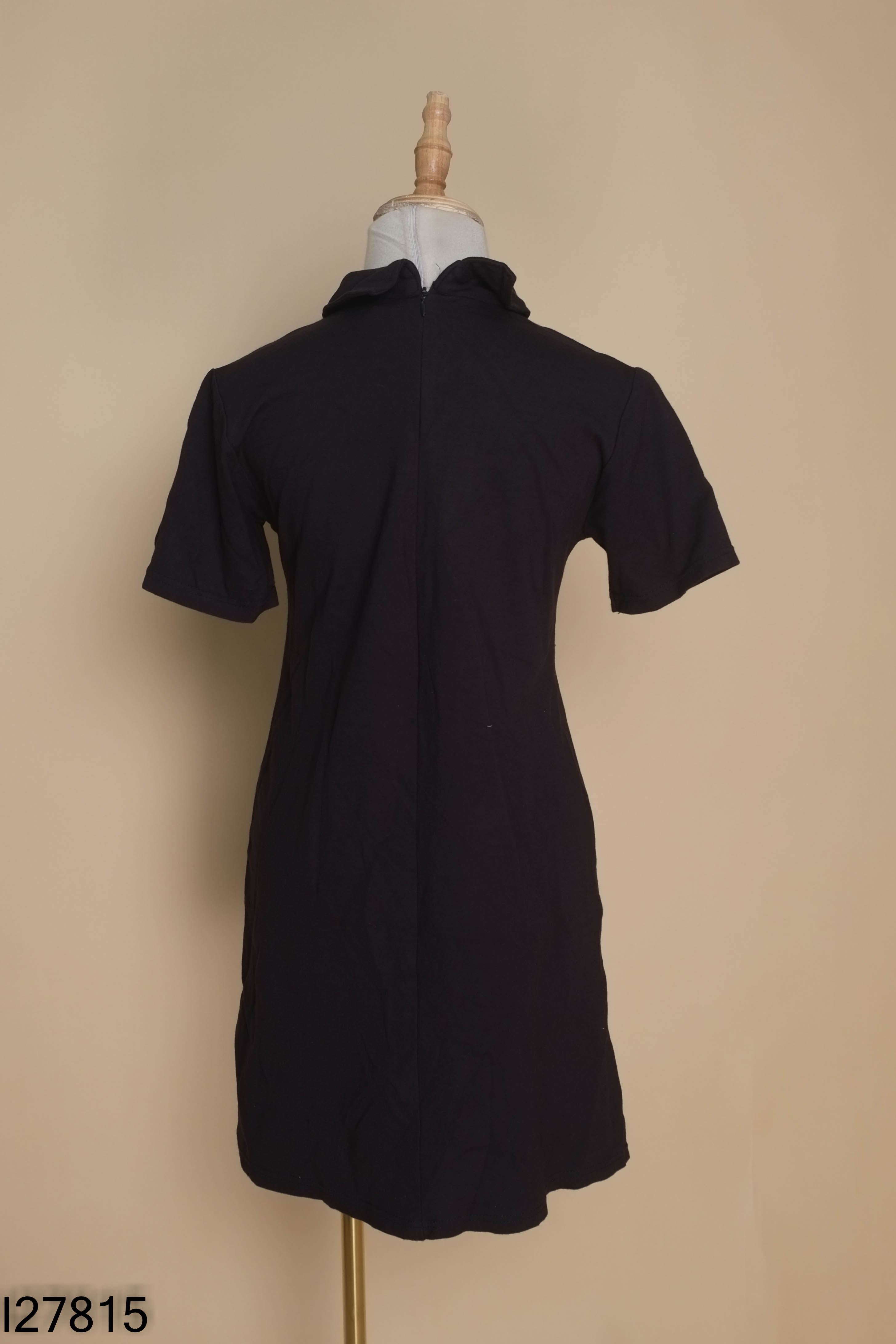 Váy polo đen ngắn