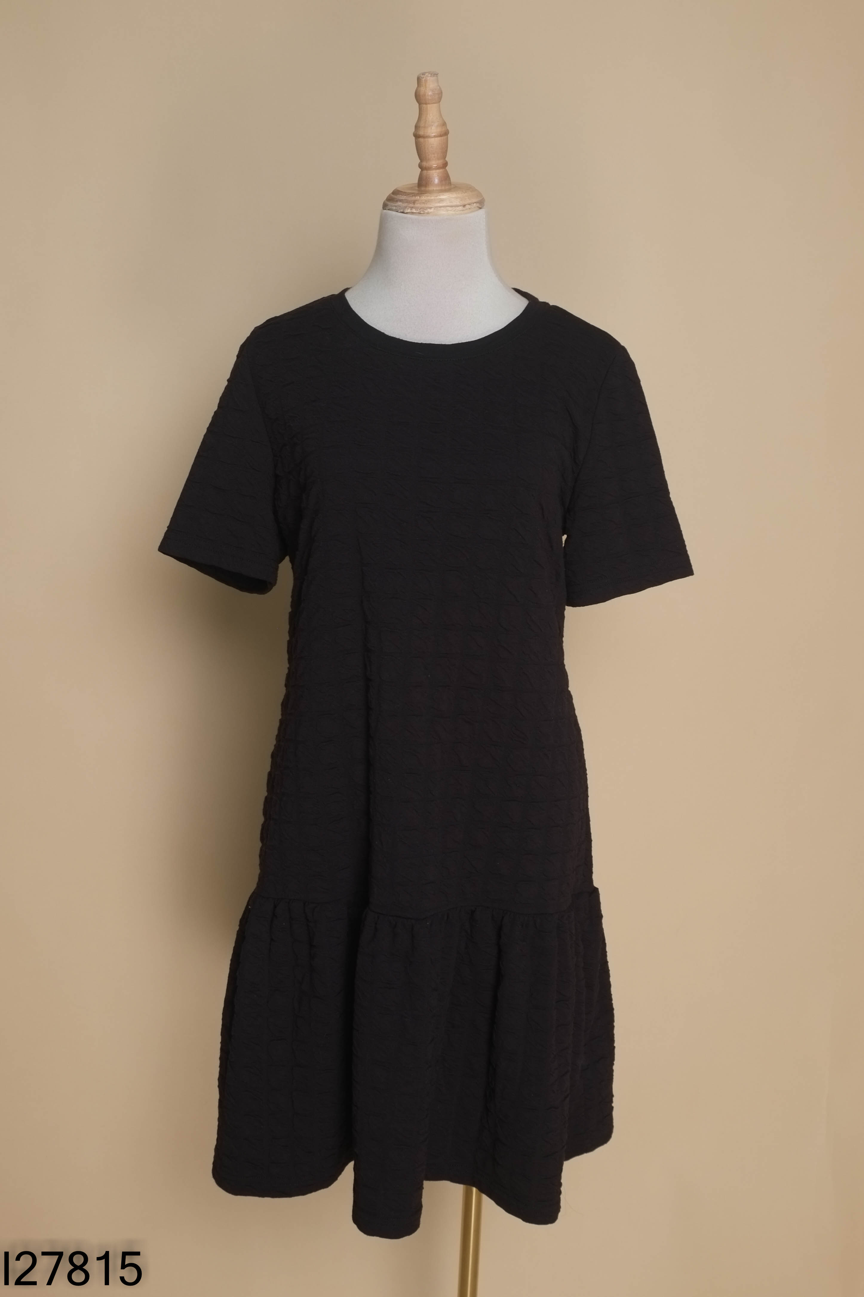 Váy đen ngắn xòe MOTESHOW