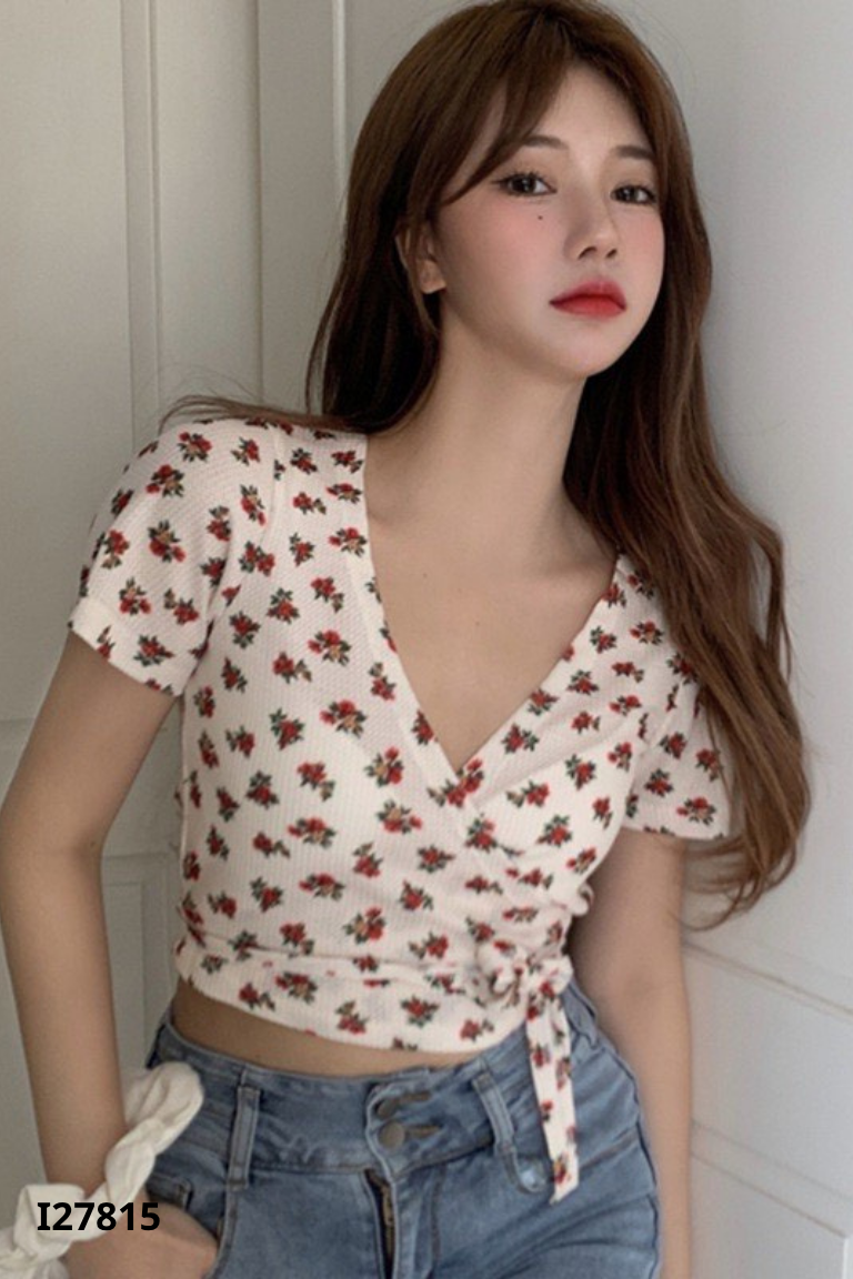 Áo crotop trắng hoa buộc eo