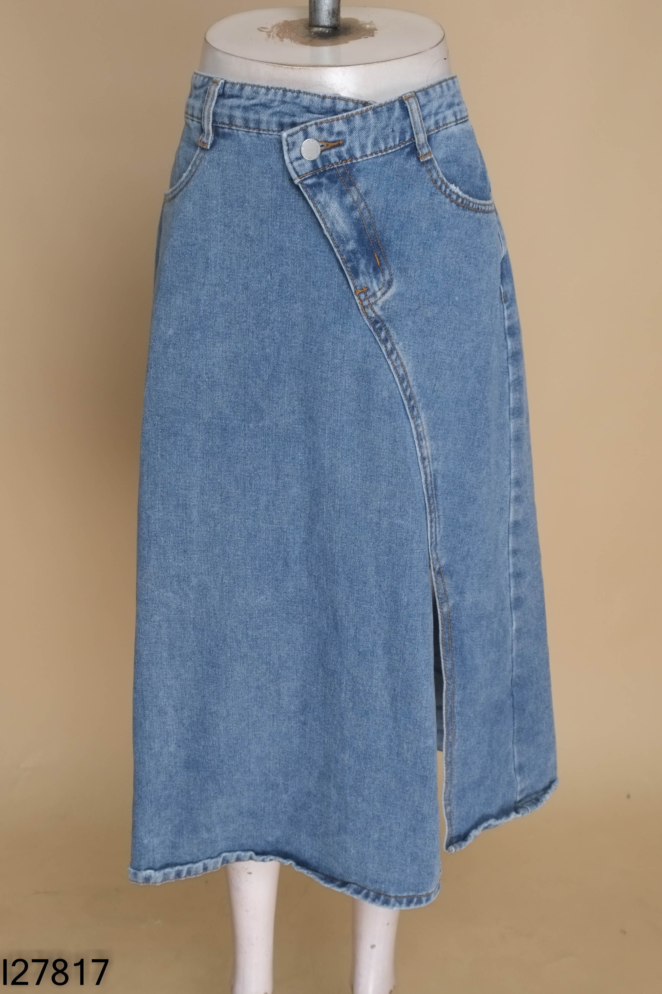 Chân váy jeans xanh SHEIN xẻ