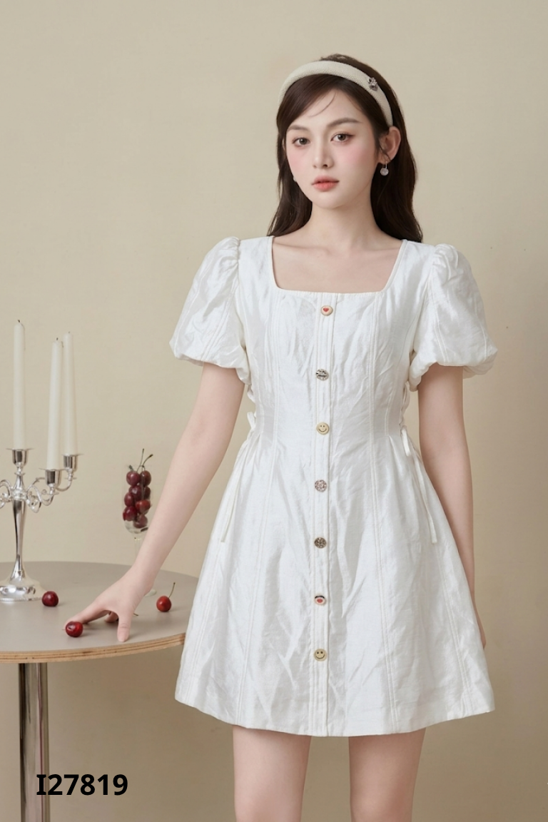 Váy trắng tay bồng thắt eo