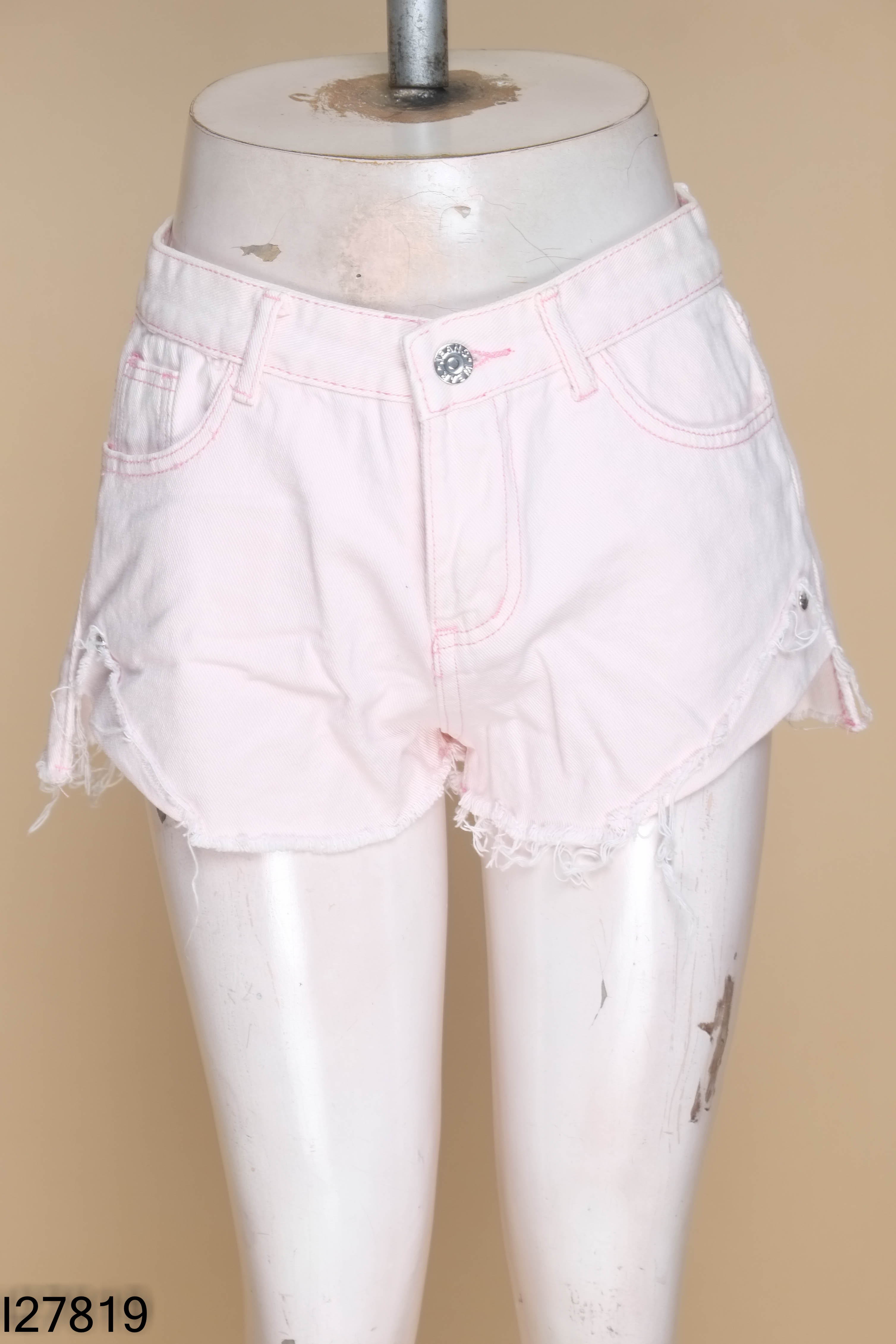 Quần shorts jeans hồng
