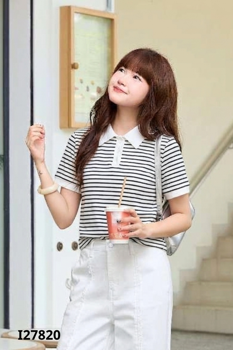 Áo len trắng kẻ A.S STU
