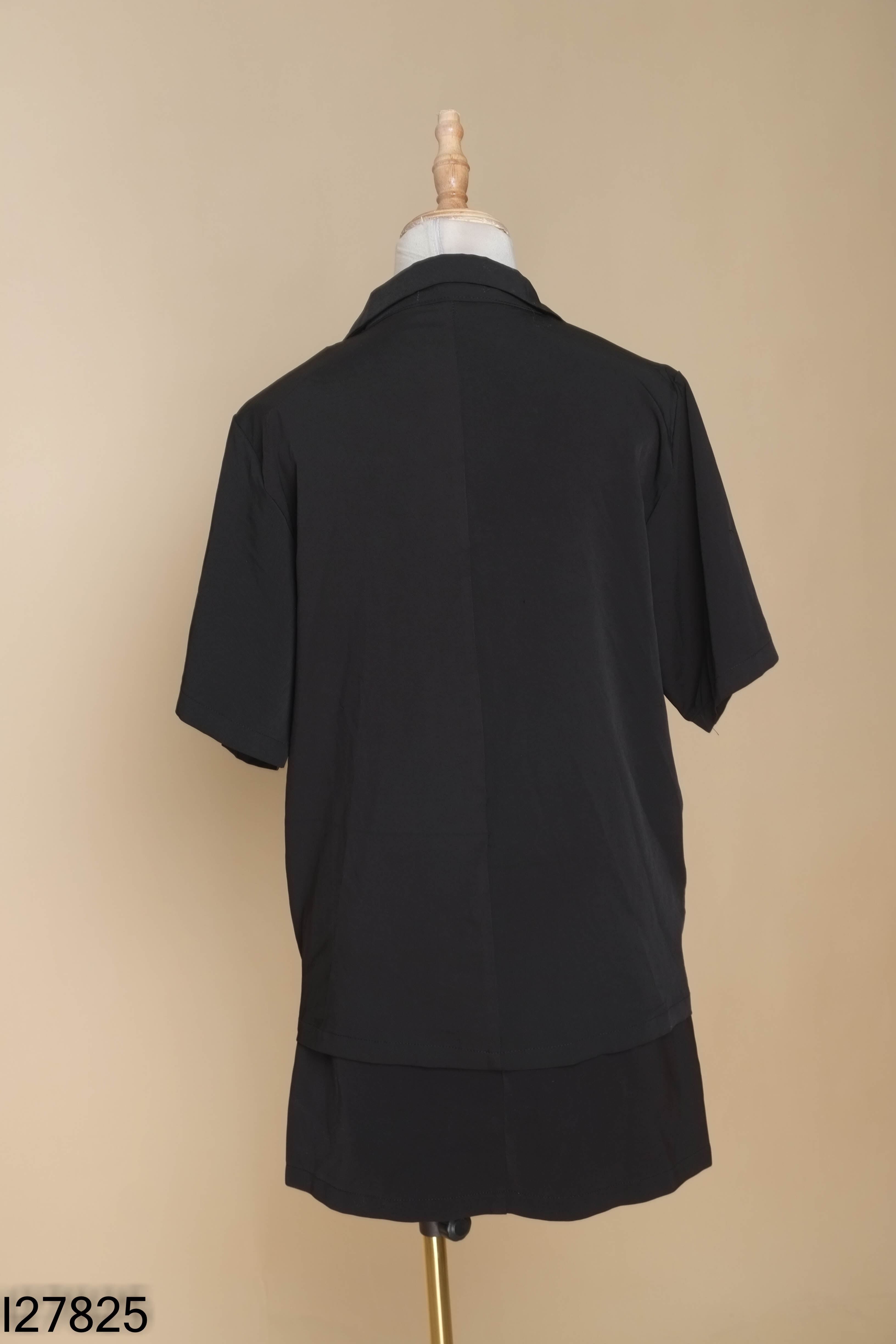 Set áo cổ vest đen+váy JUICE