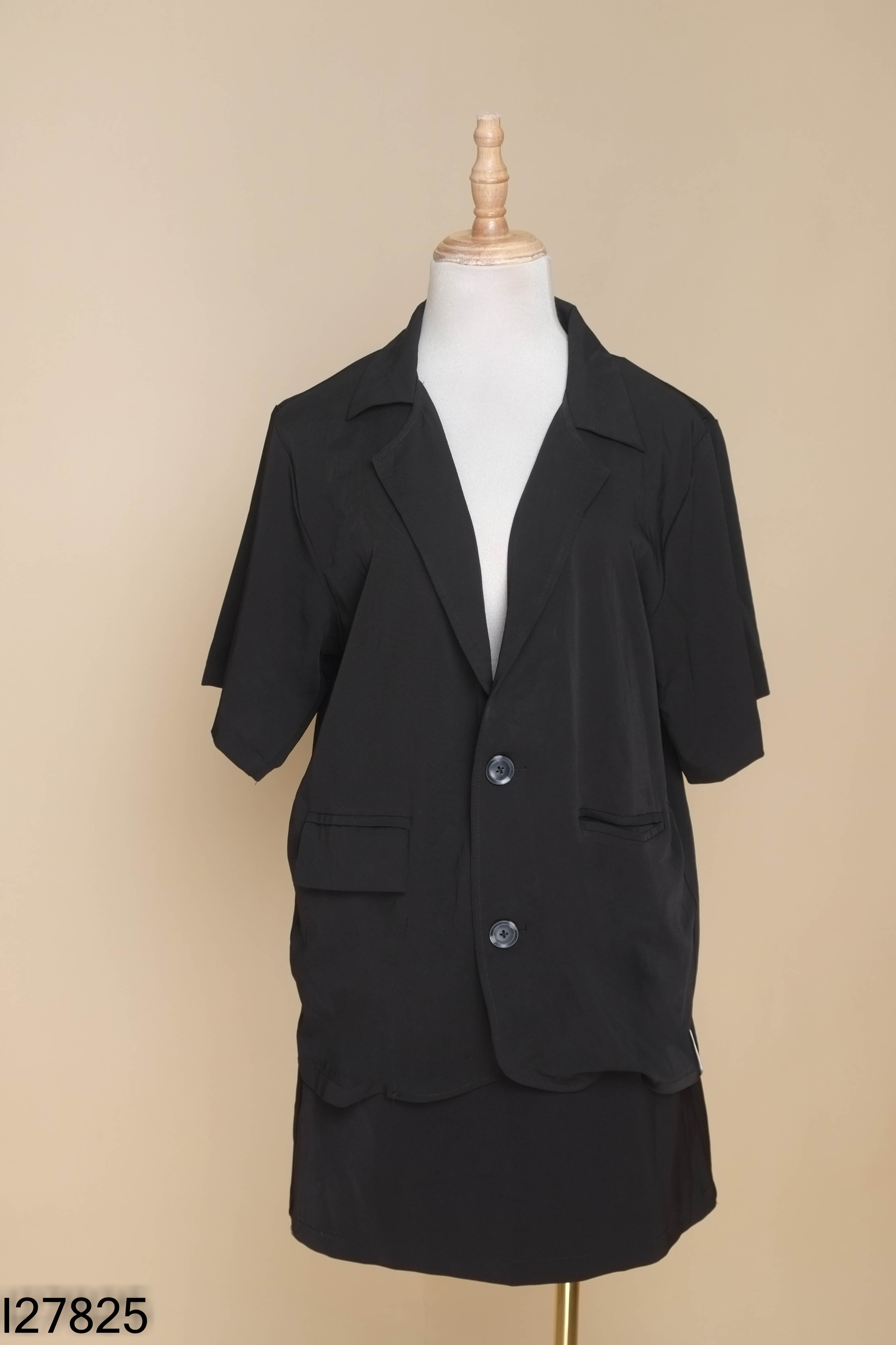 Set áo cổ vest đen+váy JUICE