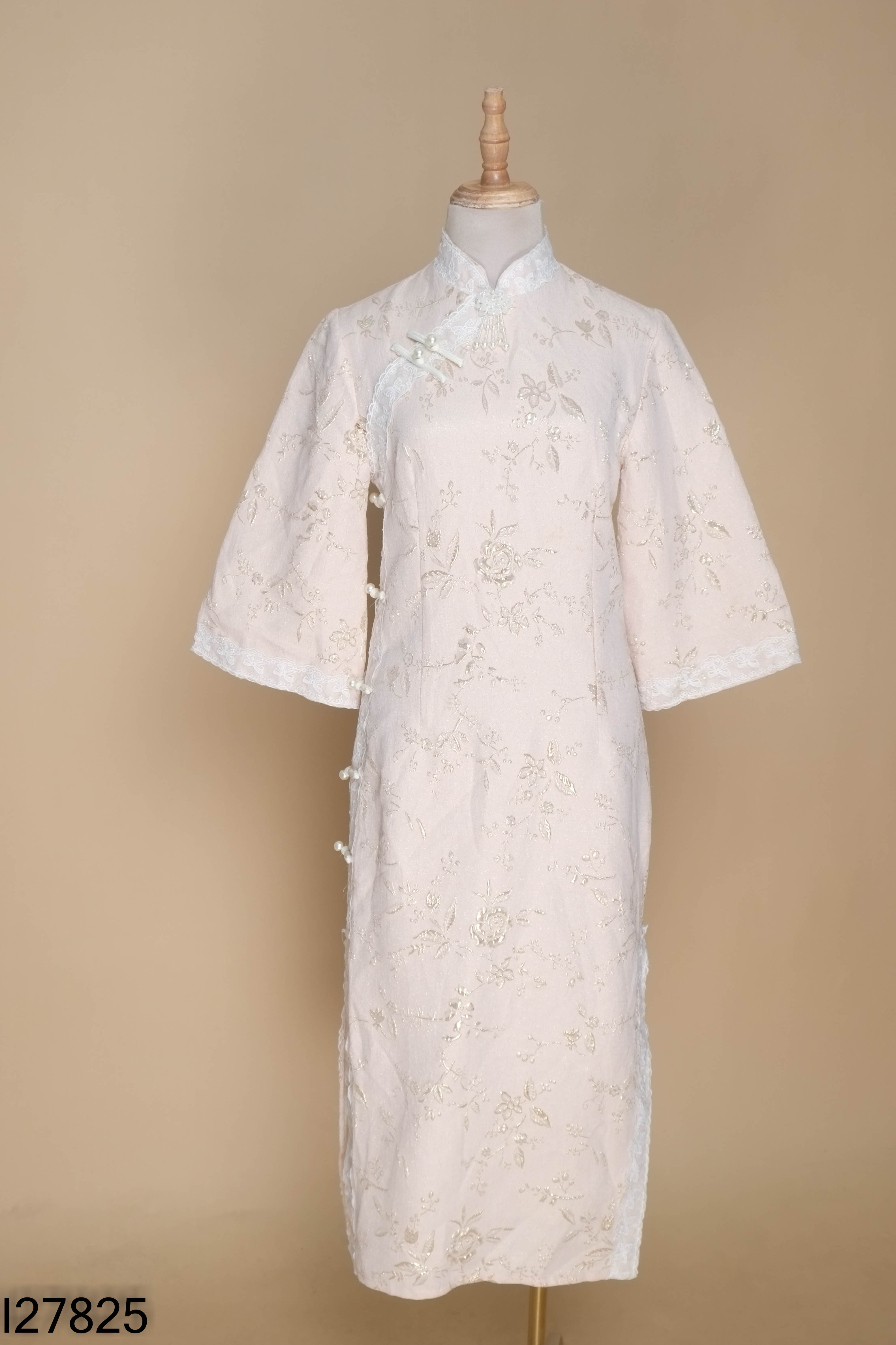 Áo dài hồng kim tuyến