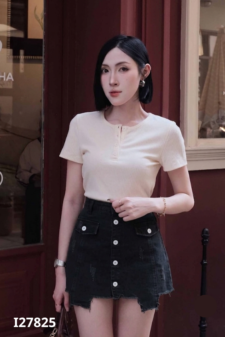 Chân váy jeans đen cúc trắng