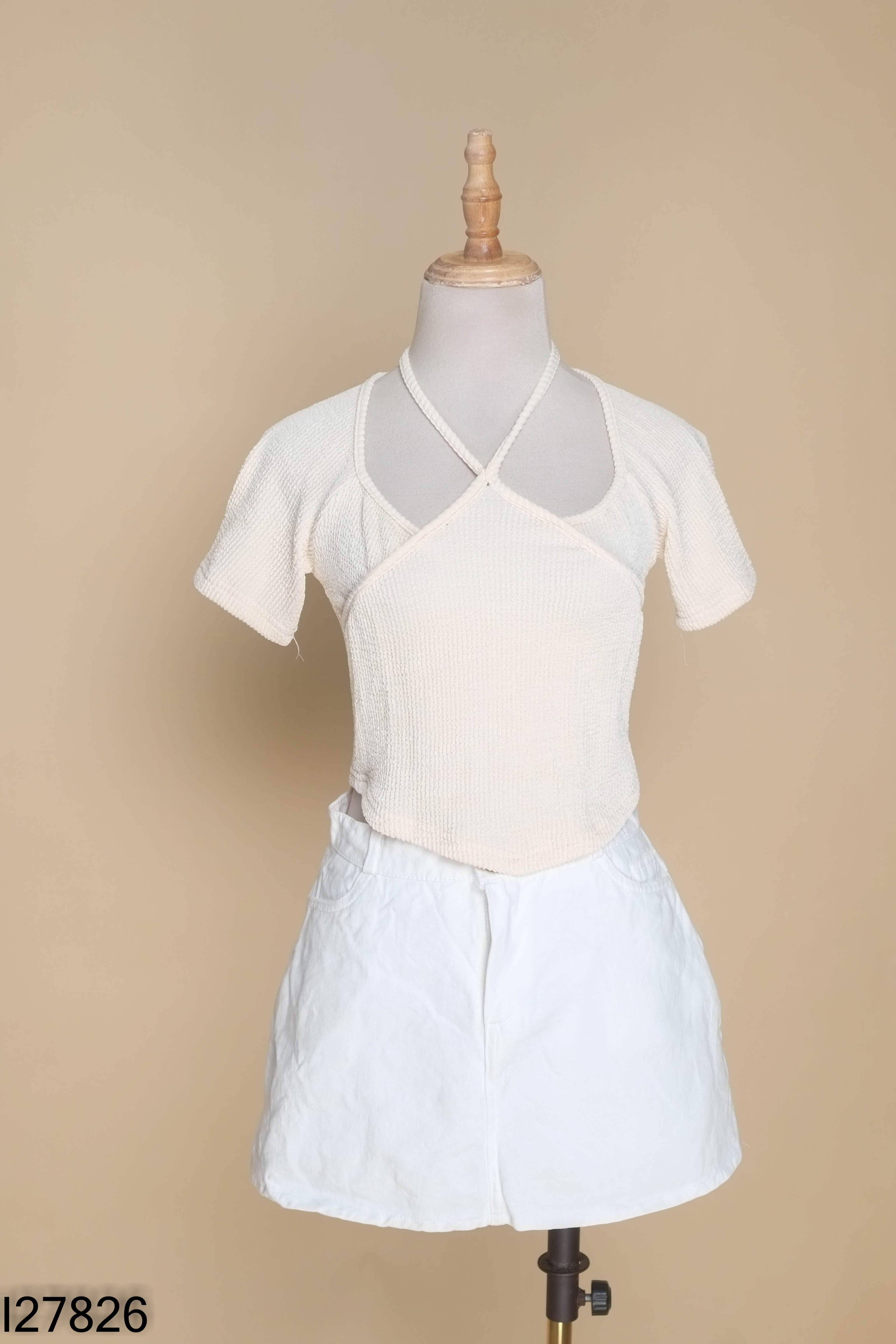 SET áo be ngắn+ chan váy jeans trắng