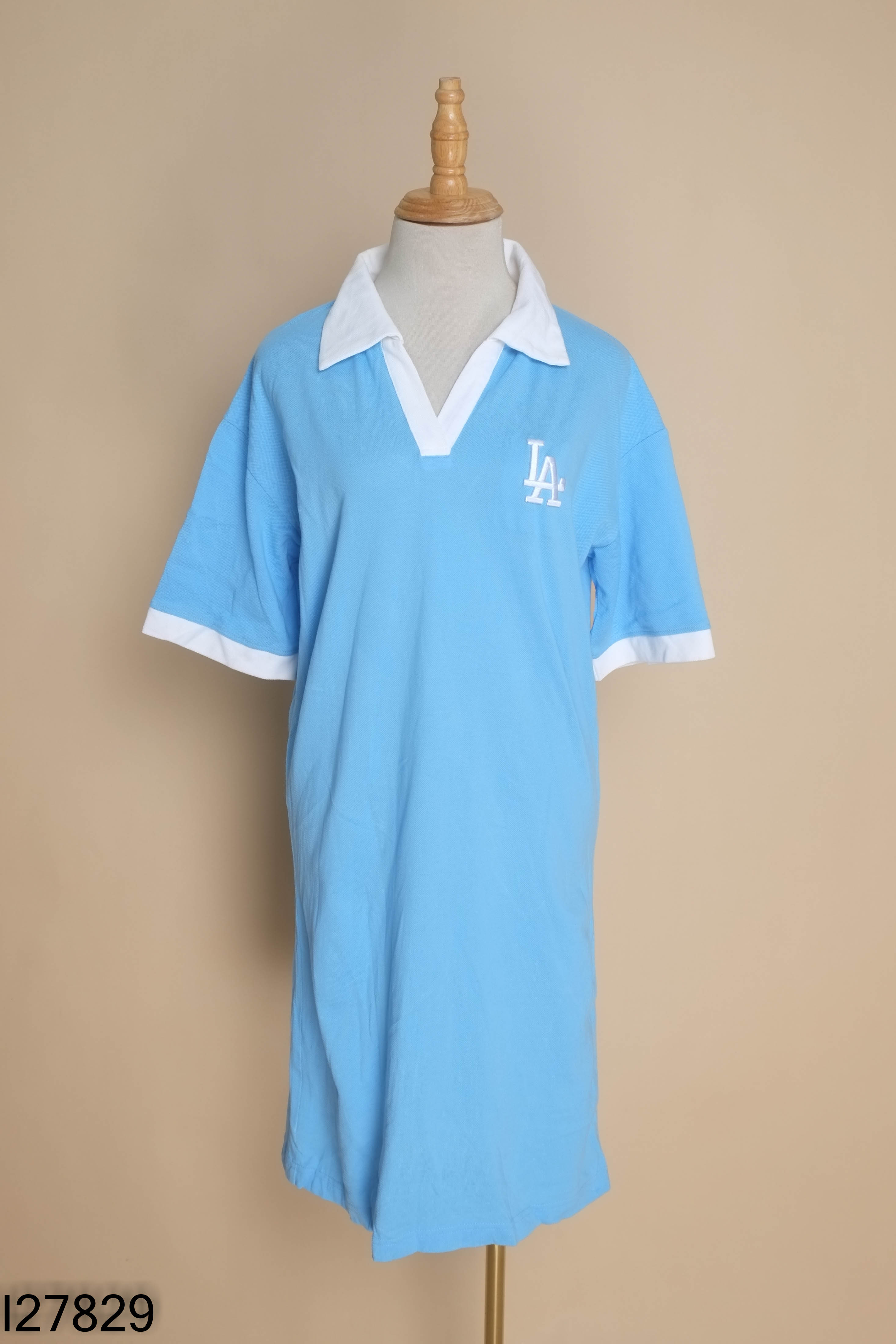 Váy xanh suông cổ trắng