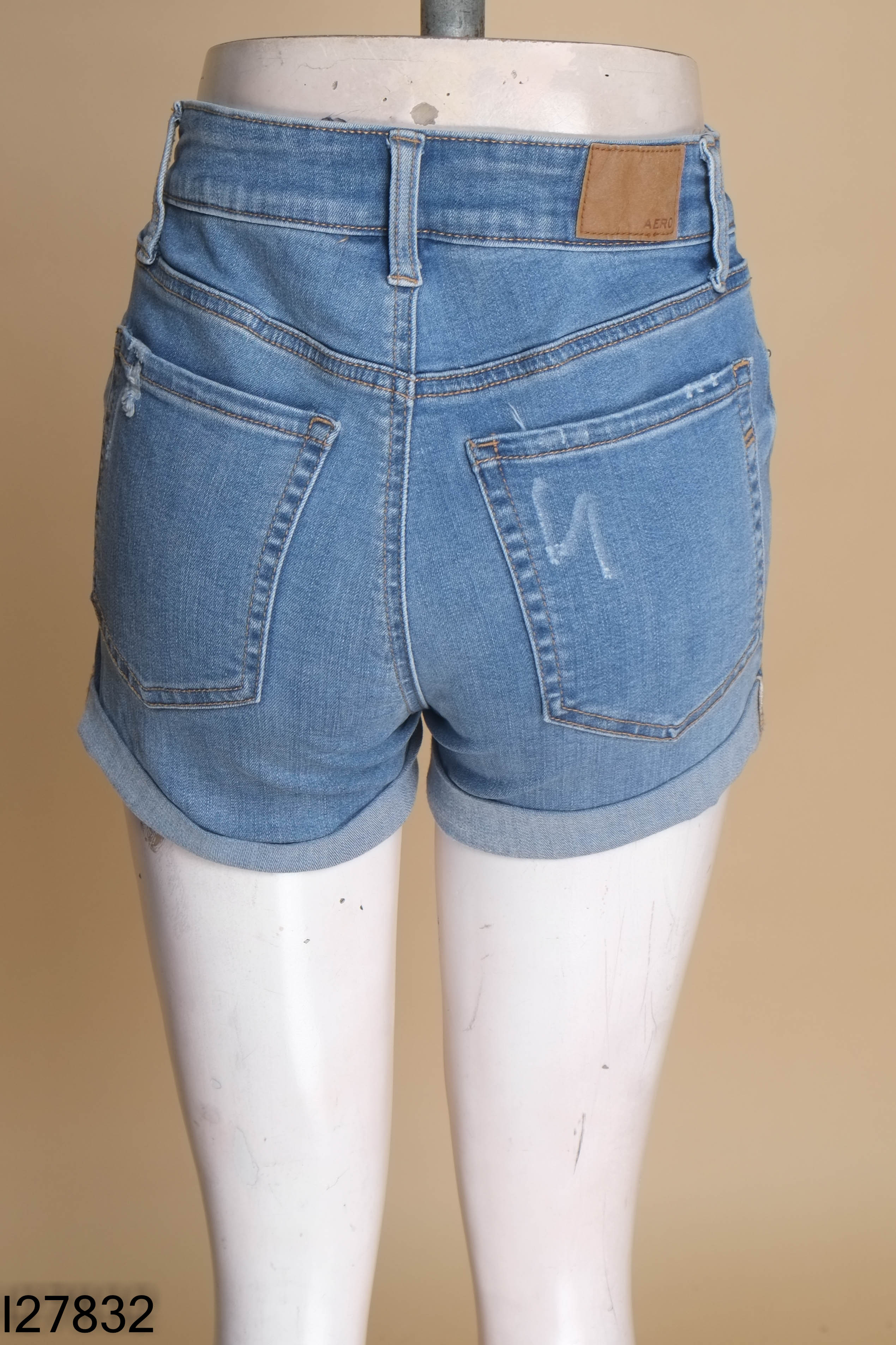 Quần short jeans xanh bẳn ống