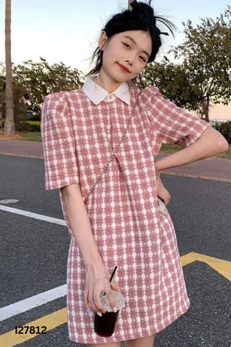 Váy dạ hồng kẻ